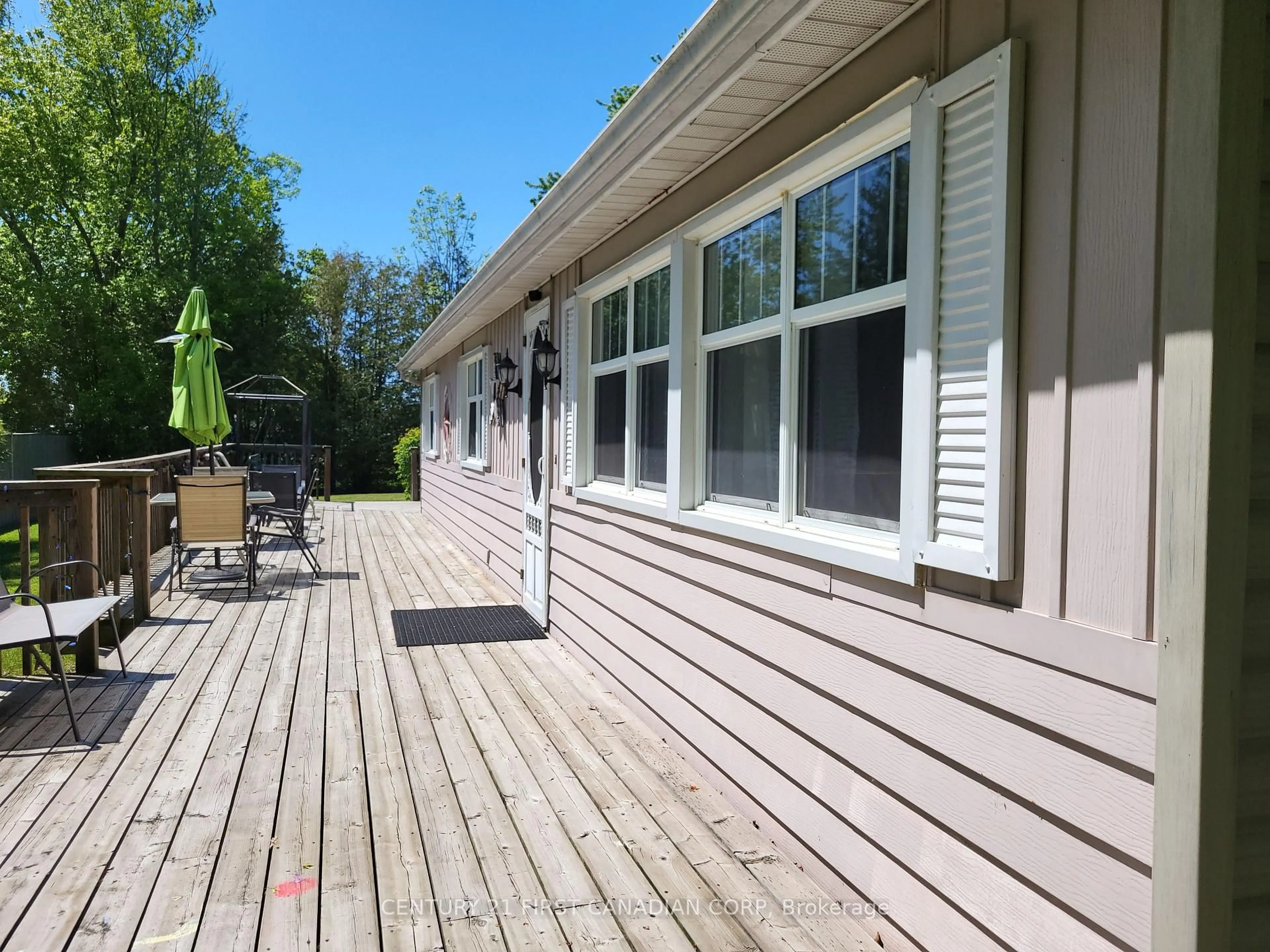 Home with vinyl exterior material, unknown for 72599 STANLEY St, Bluewater Ontario N0M 2T0