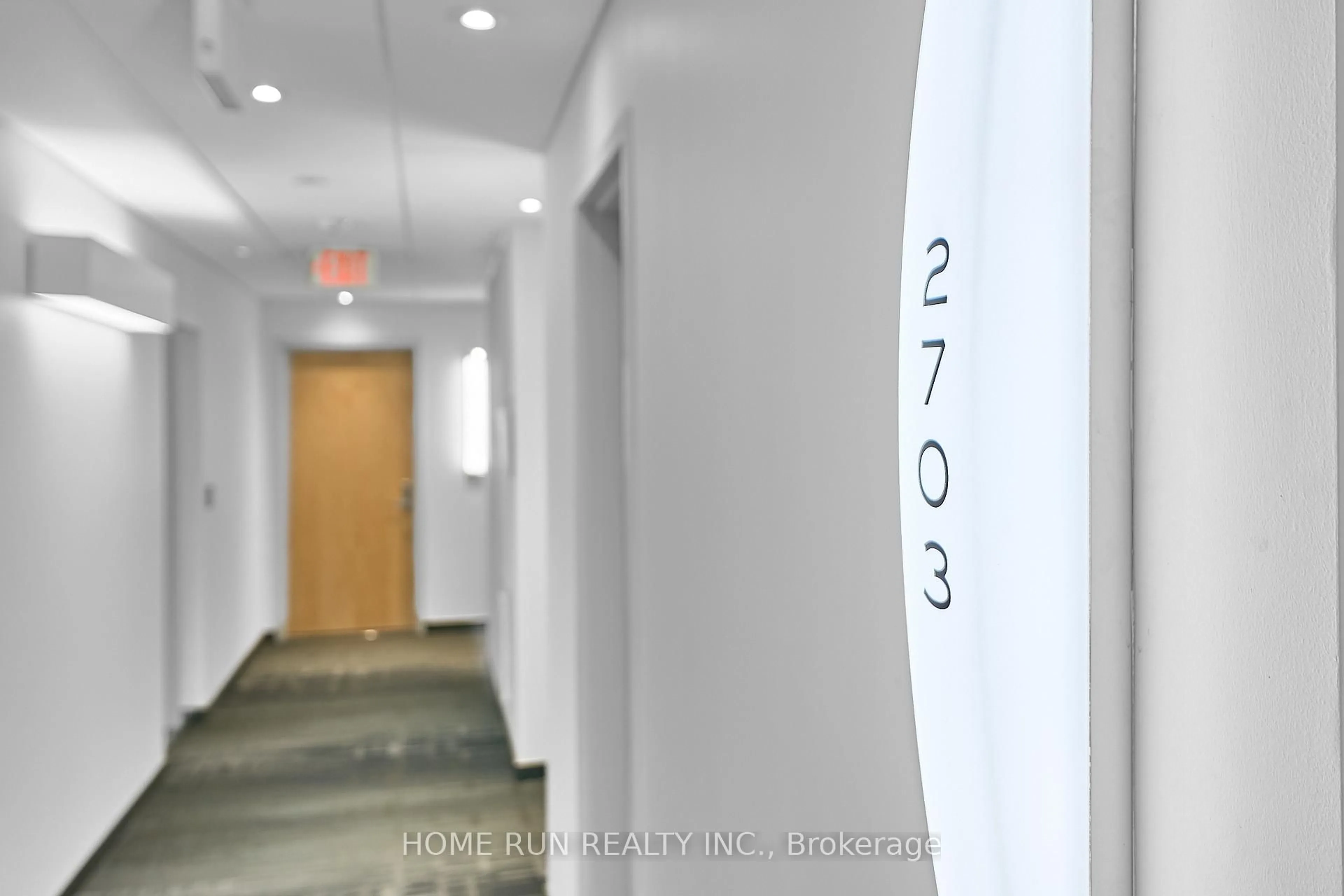 Indoor foyer for 40 Nepean St #2703, Ottawa Ontario K2P 0X5