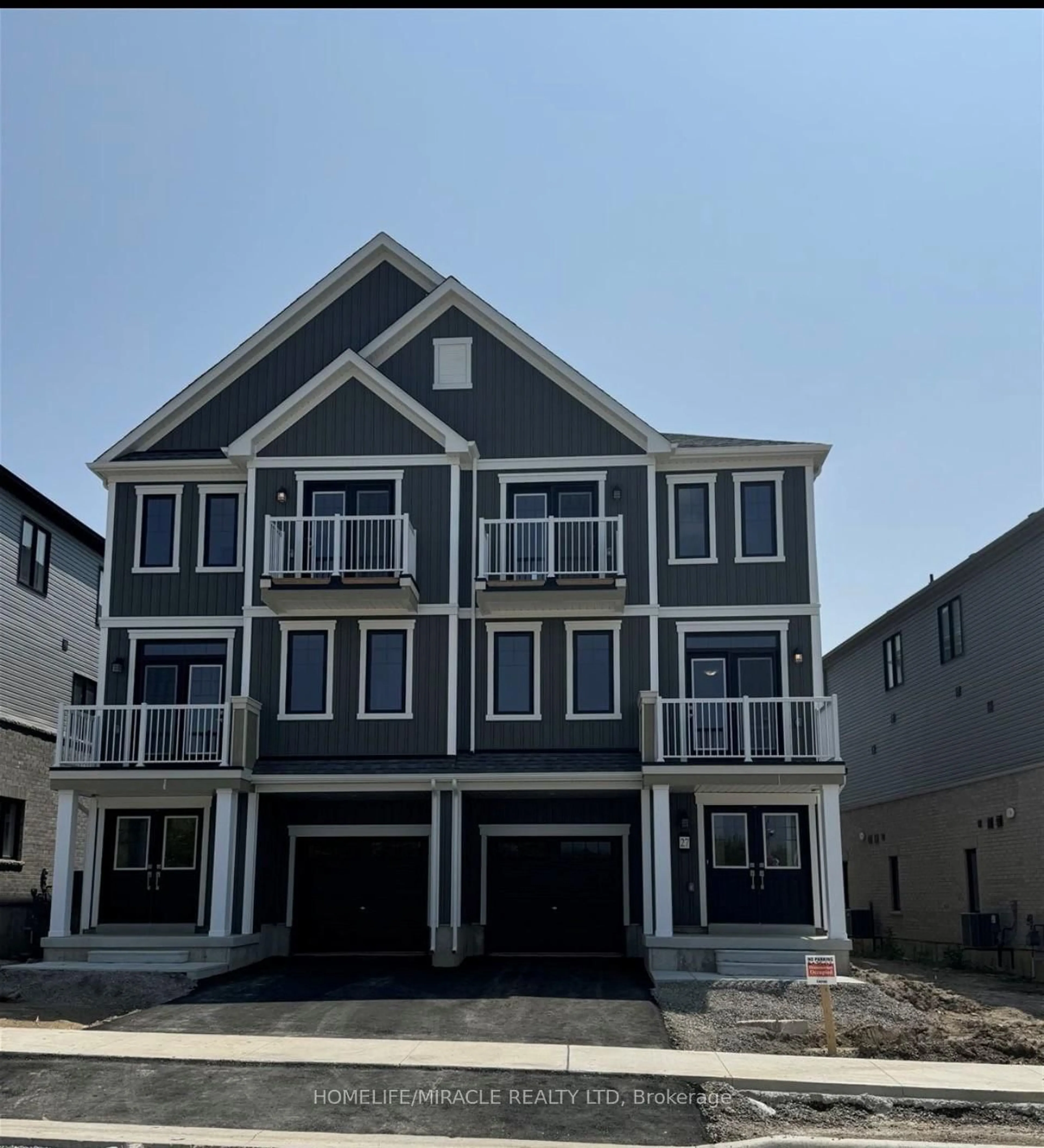 Home with vinyl exterior material, unknown for 27 Central Mkt Dr, Haldimand Ontario N3W 1M1