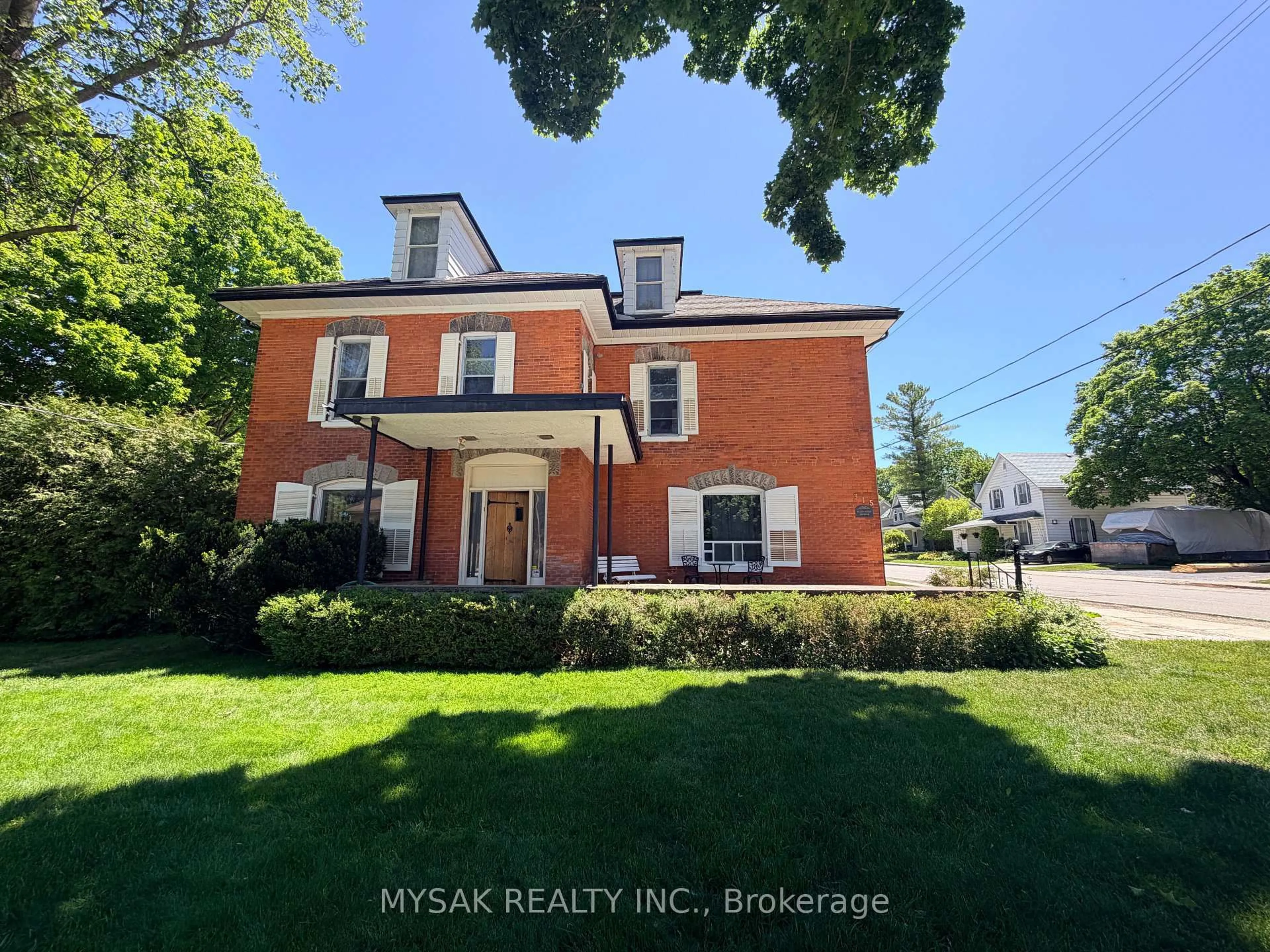 Home with brick exterior material, building for 315 Centre St, North Huron Ontario N0G 2W0