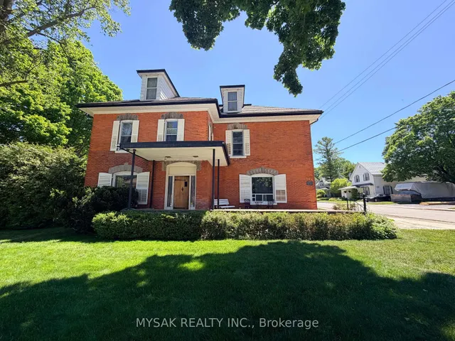 315 Centre St, North Huron 4
