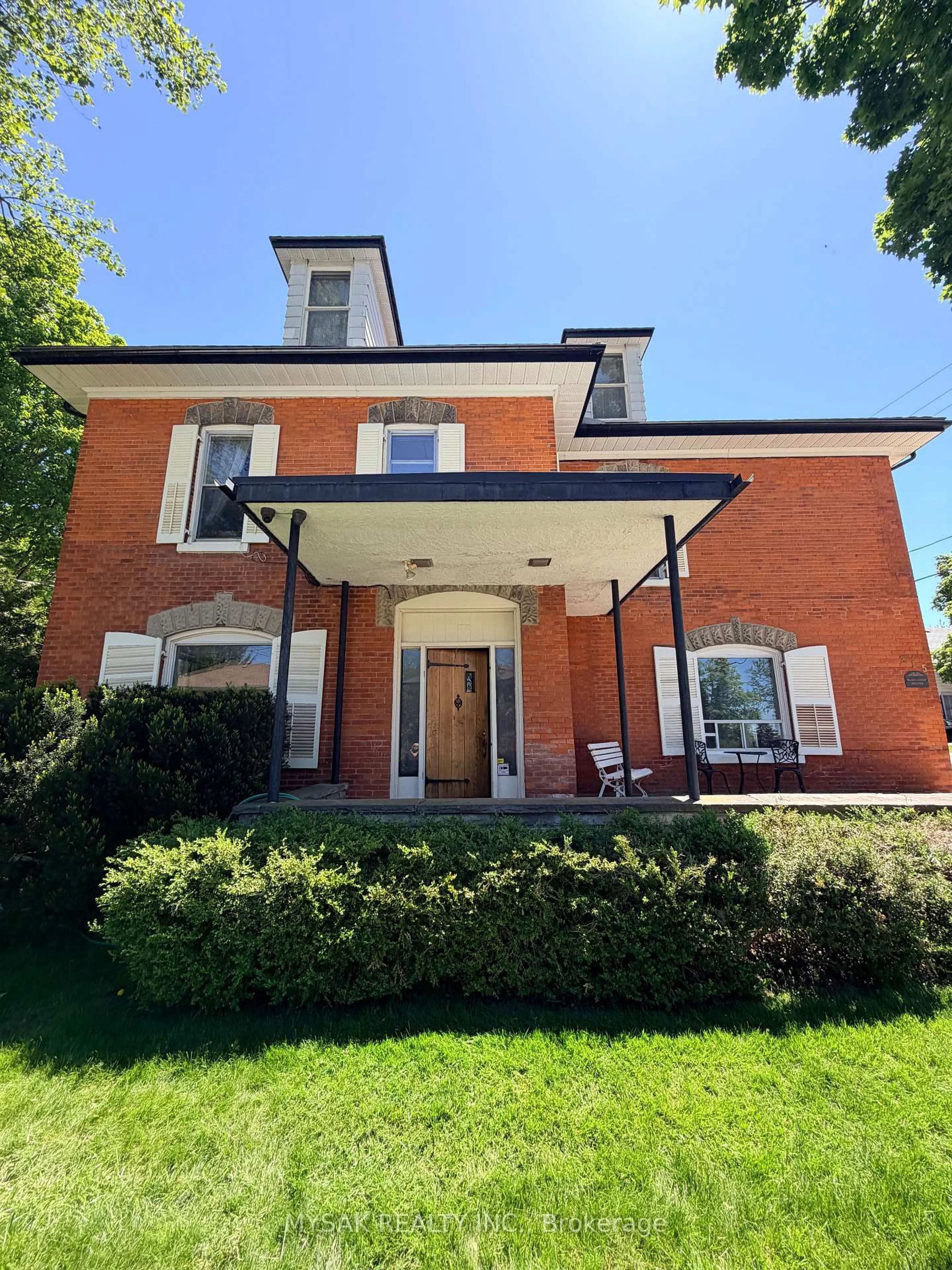 Home with brick exterior material, building for 315 Centre St, North Huron Ontario N0G 2W0