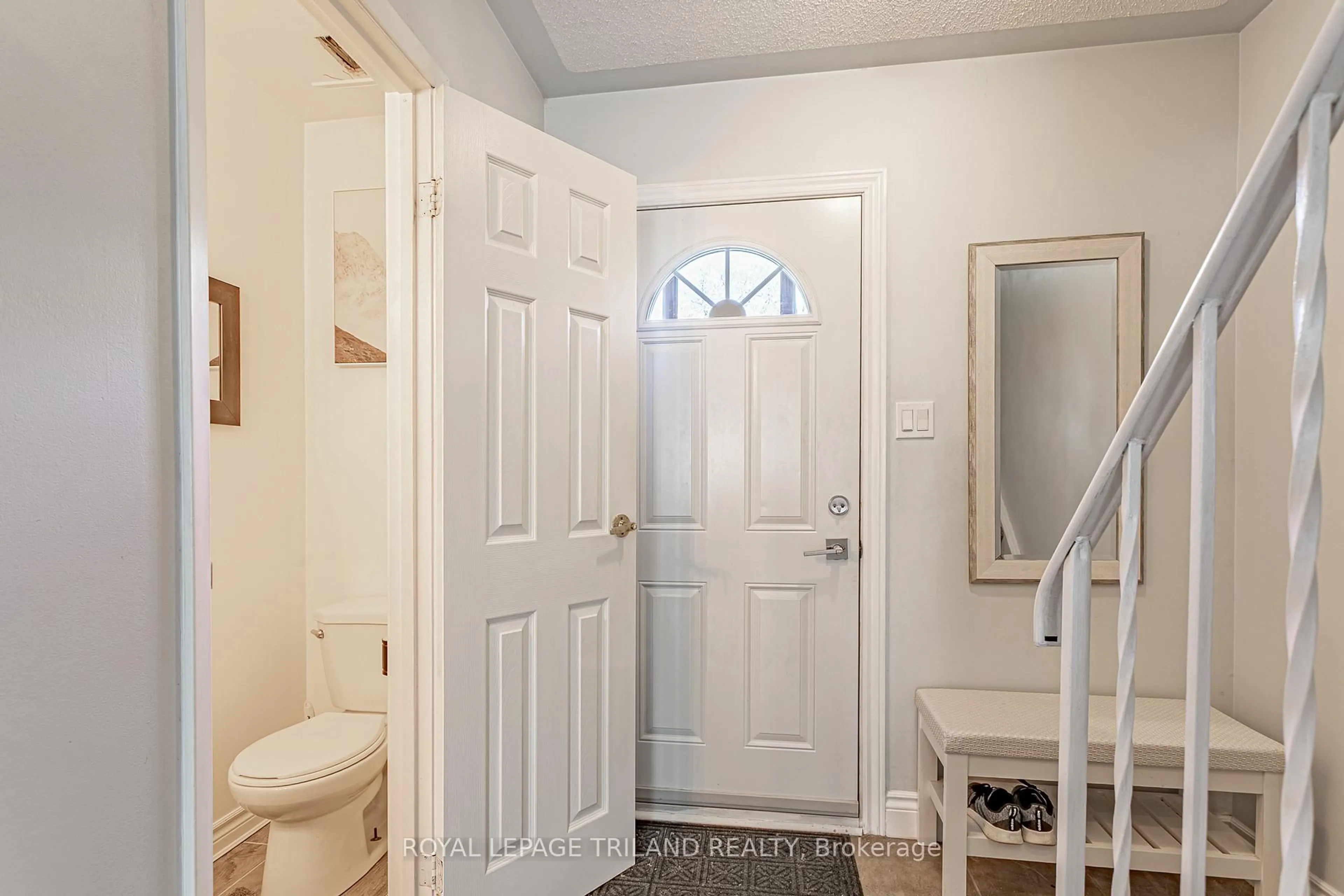 Unknown for 166 Southdale Rd #140, London South Ontario N6J 2J1