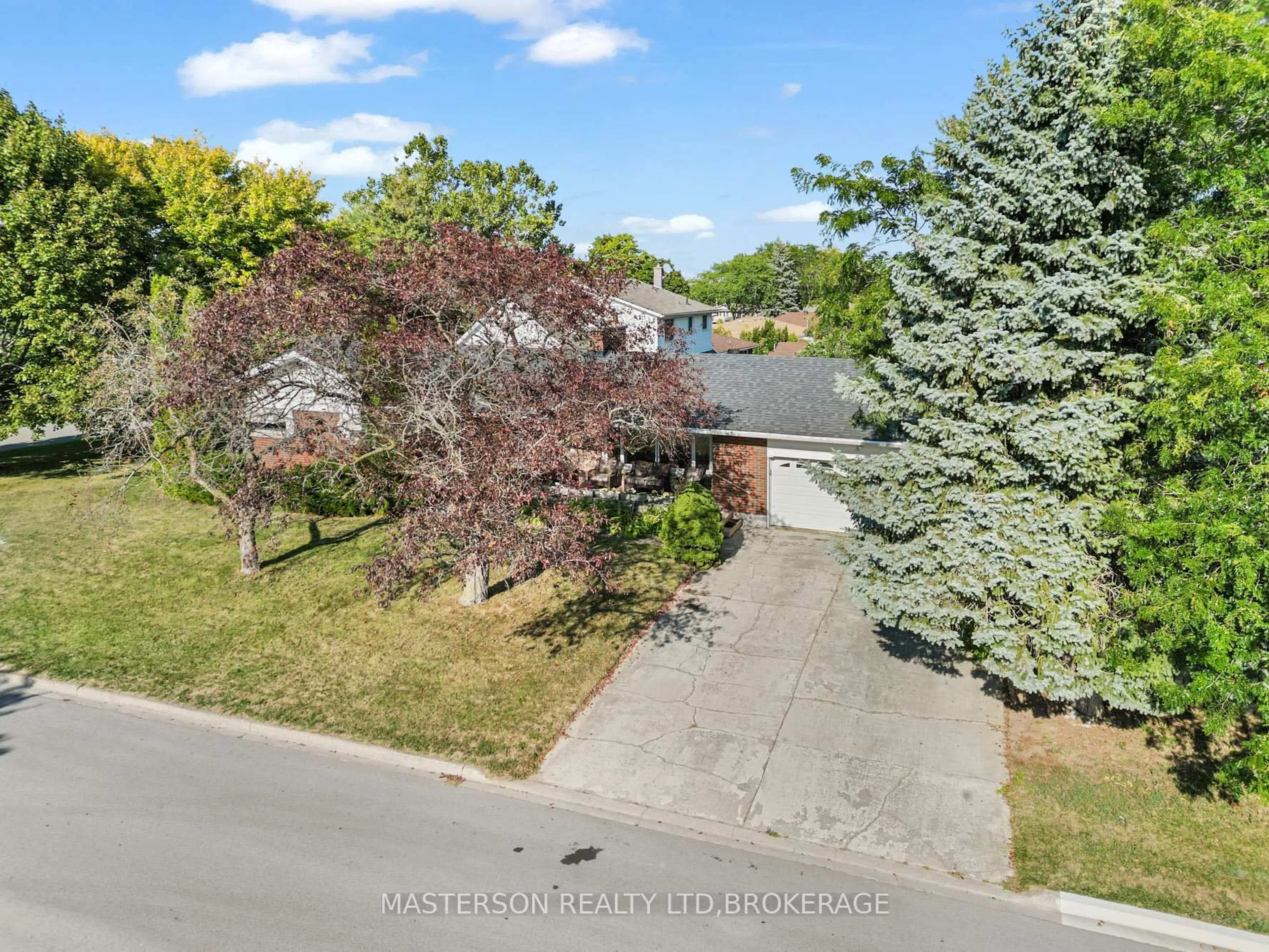 A pic from outside/outdoor area/front of a property/back of a property/a pic from drone, street for 5 Burdy Dr, St. Catharines Ontario L2S 2Z1