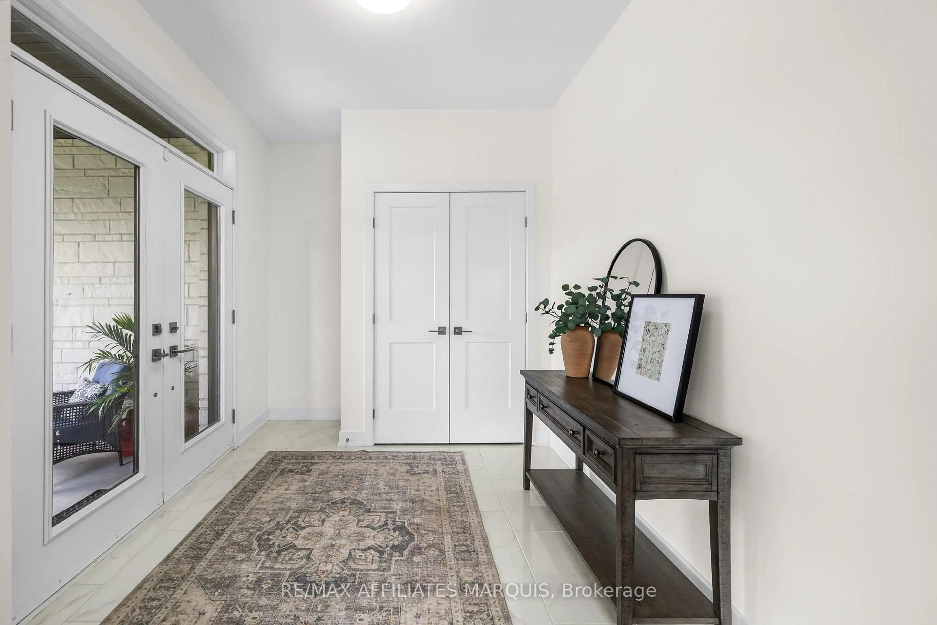 Indoor entryway for 147 Golf Club Rd, Rideau Lakes Ontario K7A 4S5