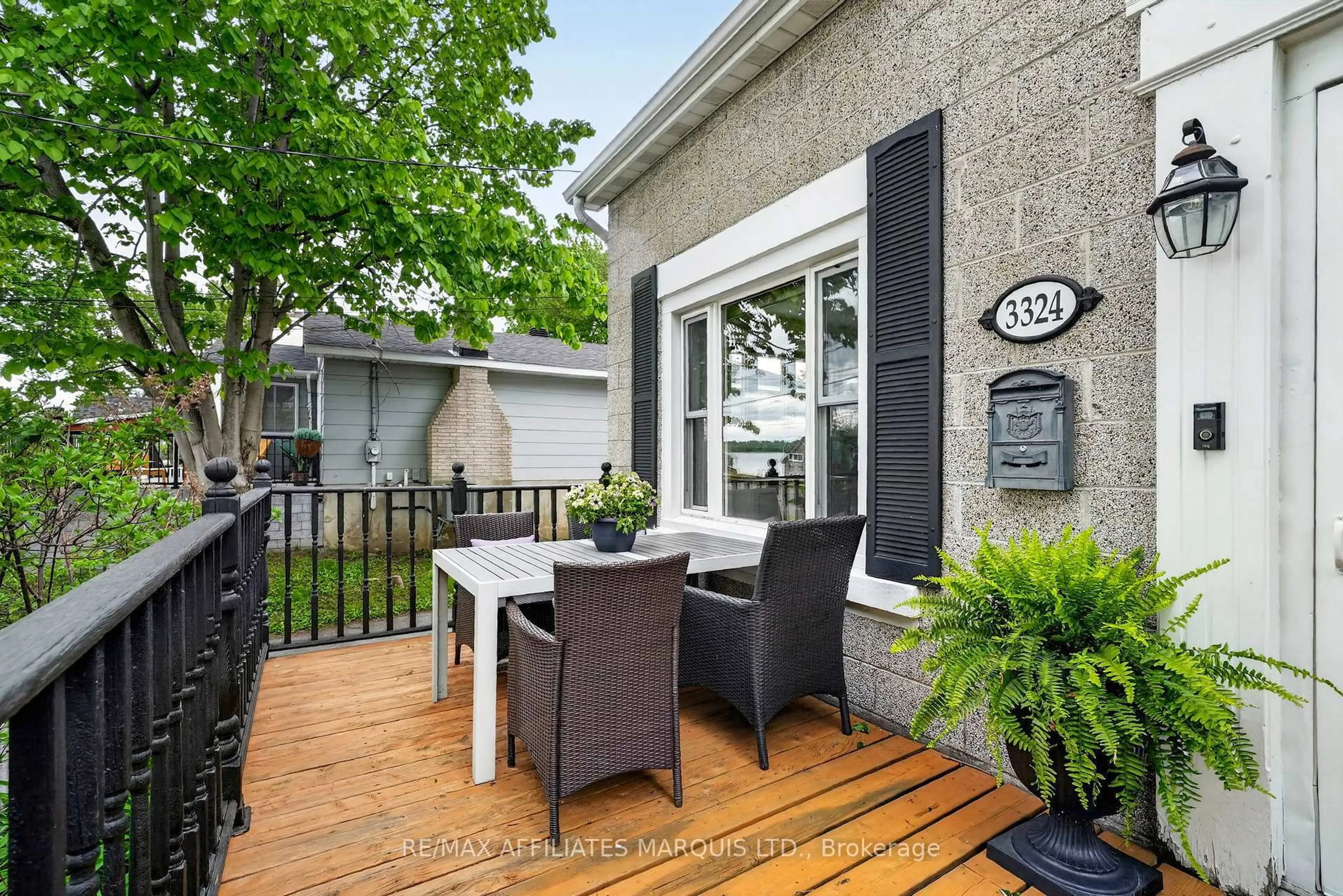 Patio, street for 3324 Montreal Rd, Cornwall Ontario K6H 5R5