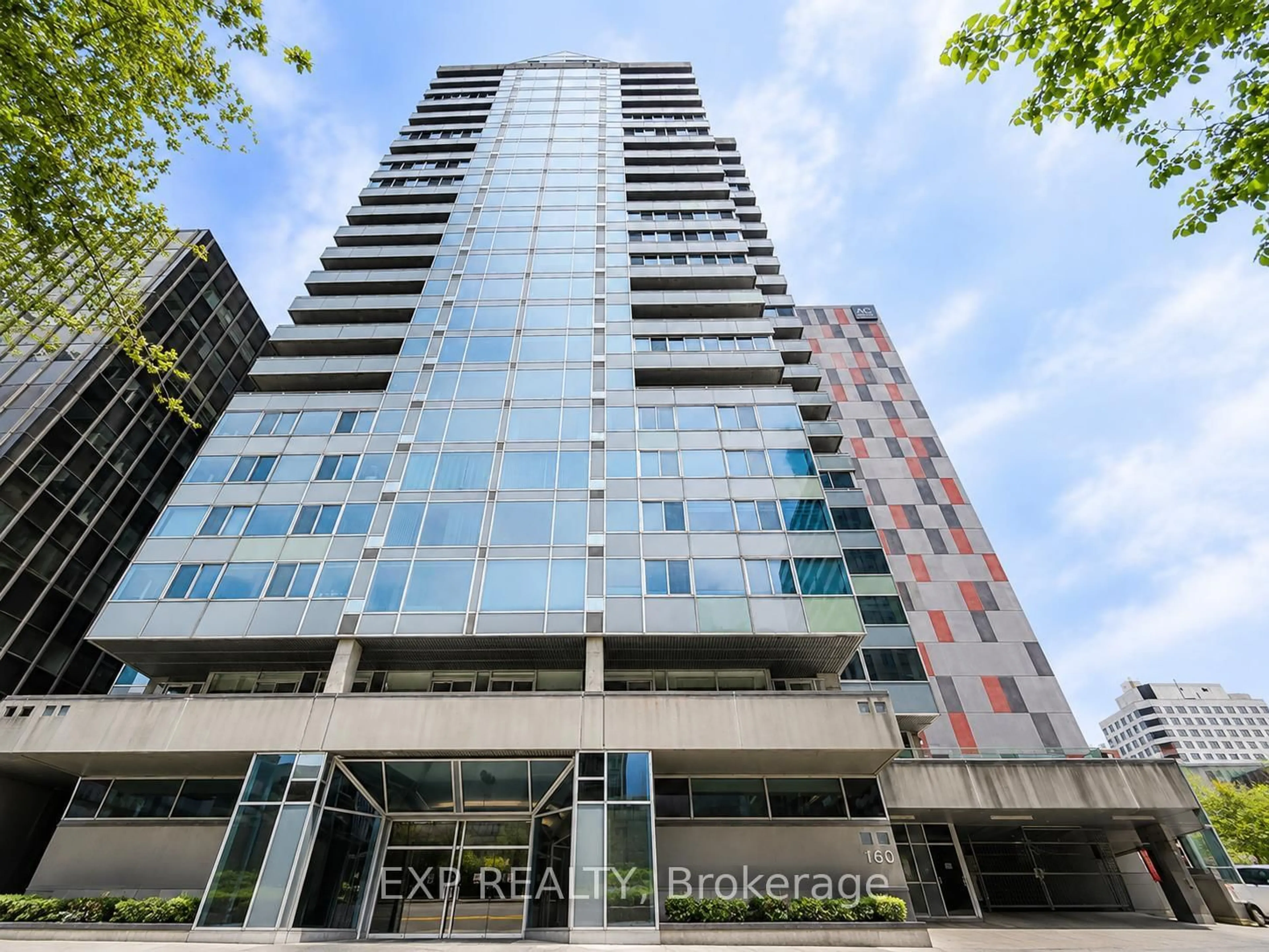 Indoor foyer for 160 George St #1505, Ottawa Ontario K1N 9M2