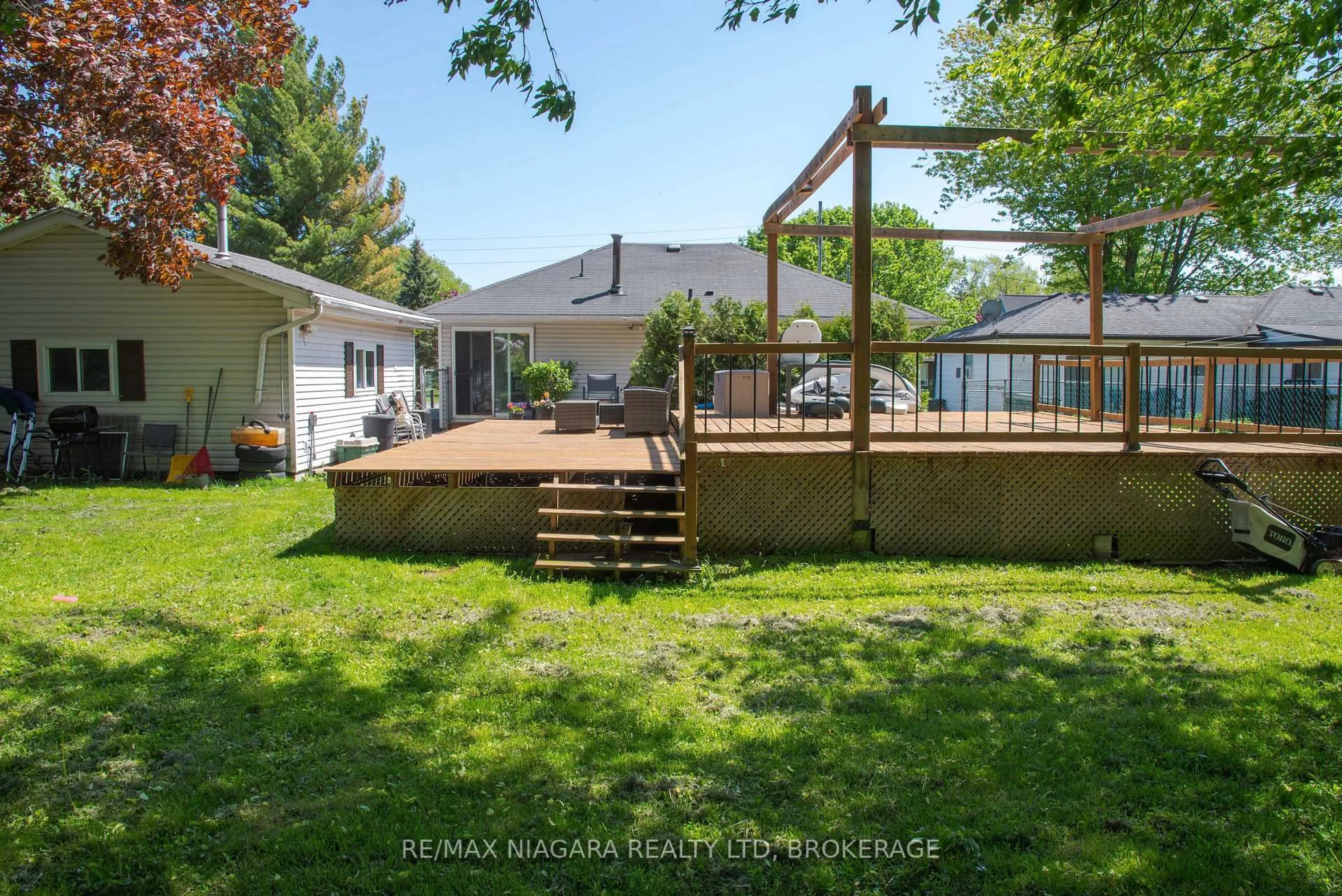 Patio, water/lake/river/ocean view for 2868 June Rd, Port Colborne Ontario L3K 5V3