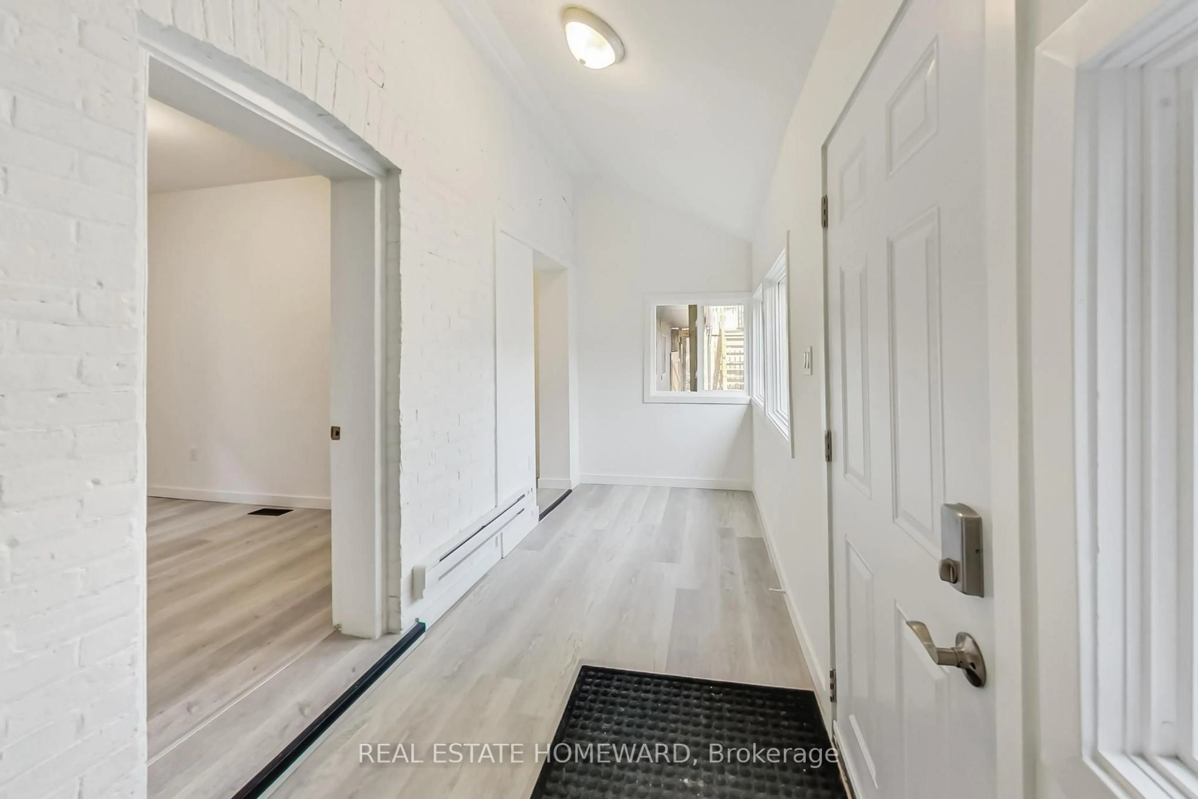 Indoor entryway for 91 Water St, Cambridge Ontario N1R 3E1
