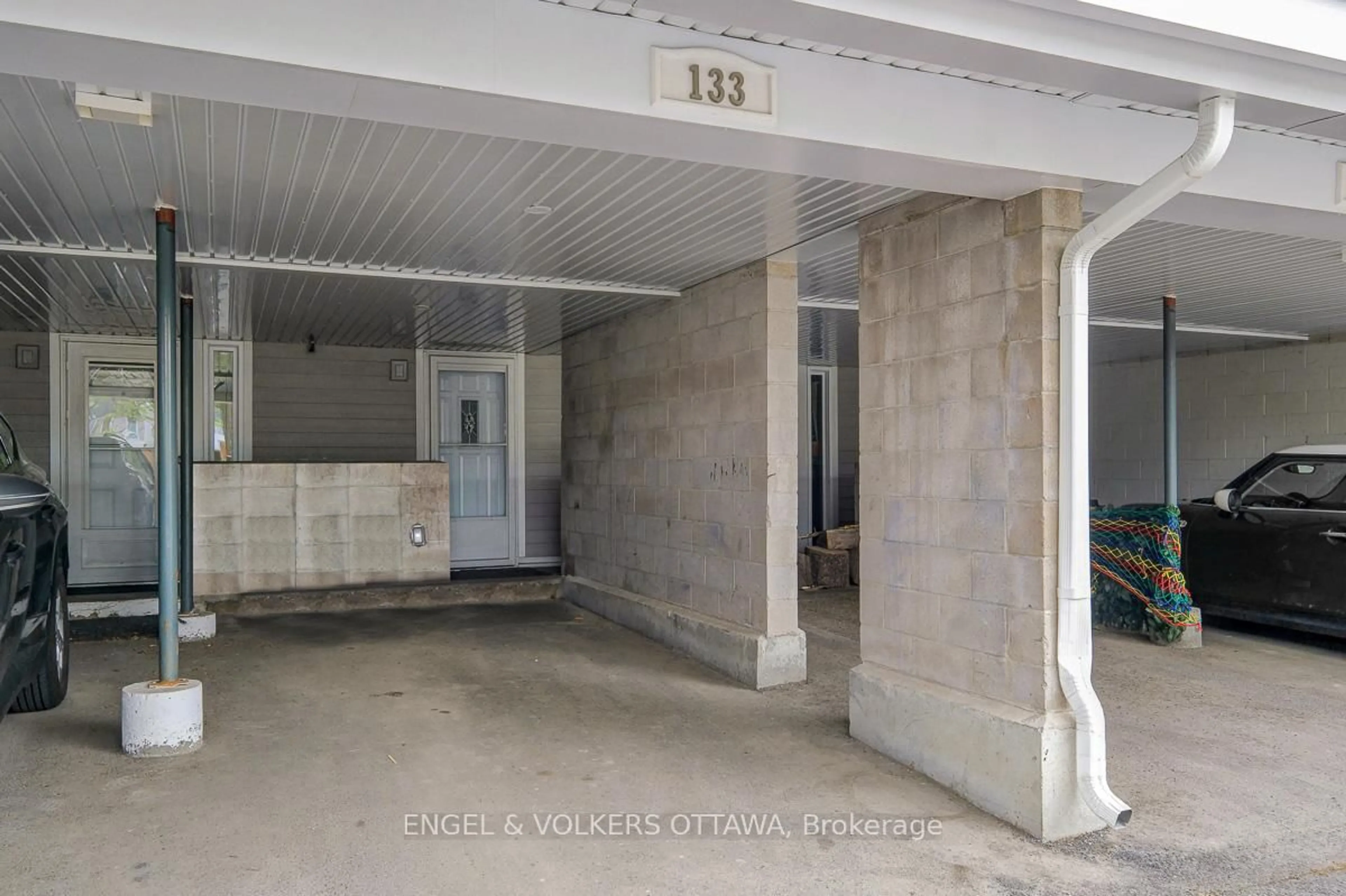 Unknown for 3445 Uplands Dr #133, Ottawa Ontario K1V 9N5
