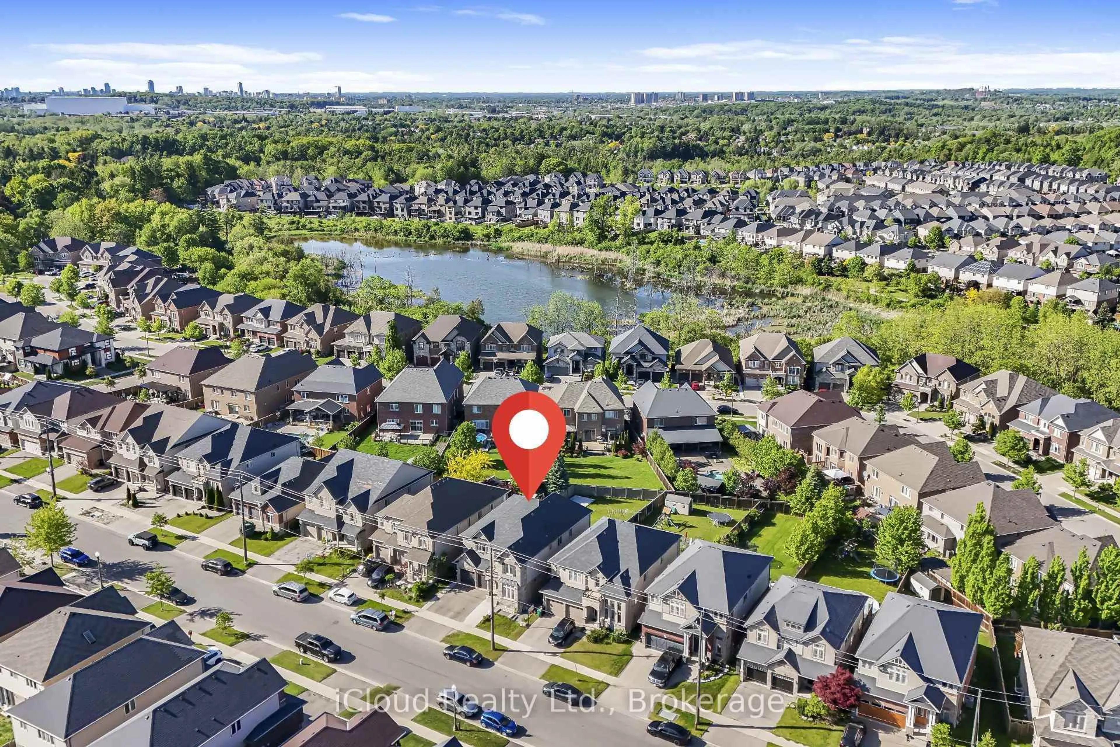 A pic from outside/outdoor area/front of a property/back of a property/a pic from drone, water/lake/river/ocean view for 795 Robert Ferrie Dr, Kitchener Ontario N2R 0B9