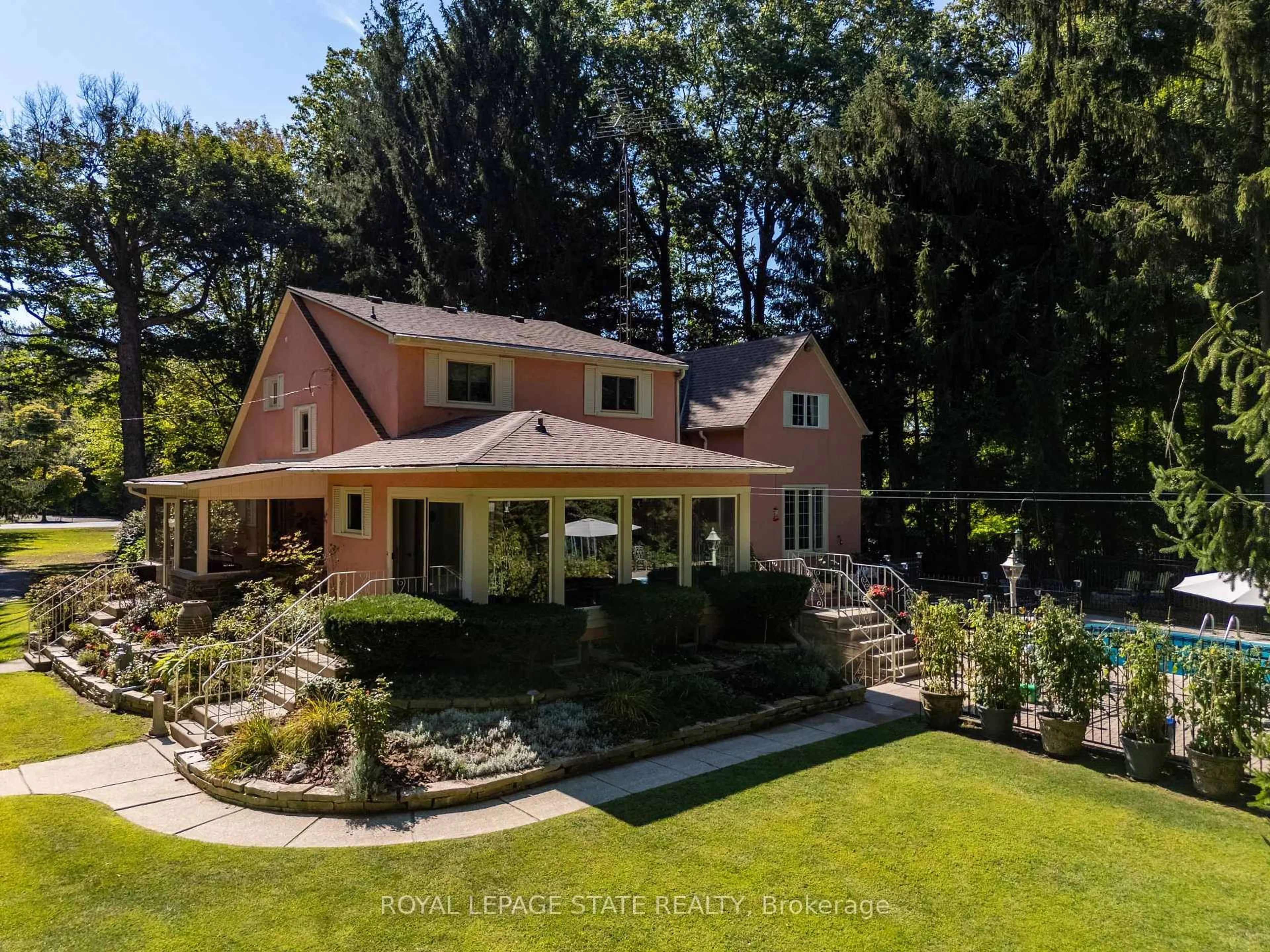 A pic from outside/outdoor area/front of a property/back of a property/a pic from drone, street for 1427 Highway 3, Haldimand Ontario N1A 2W2