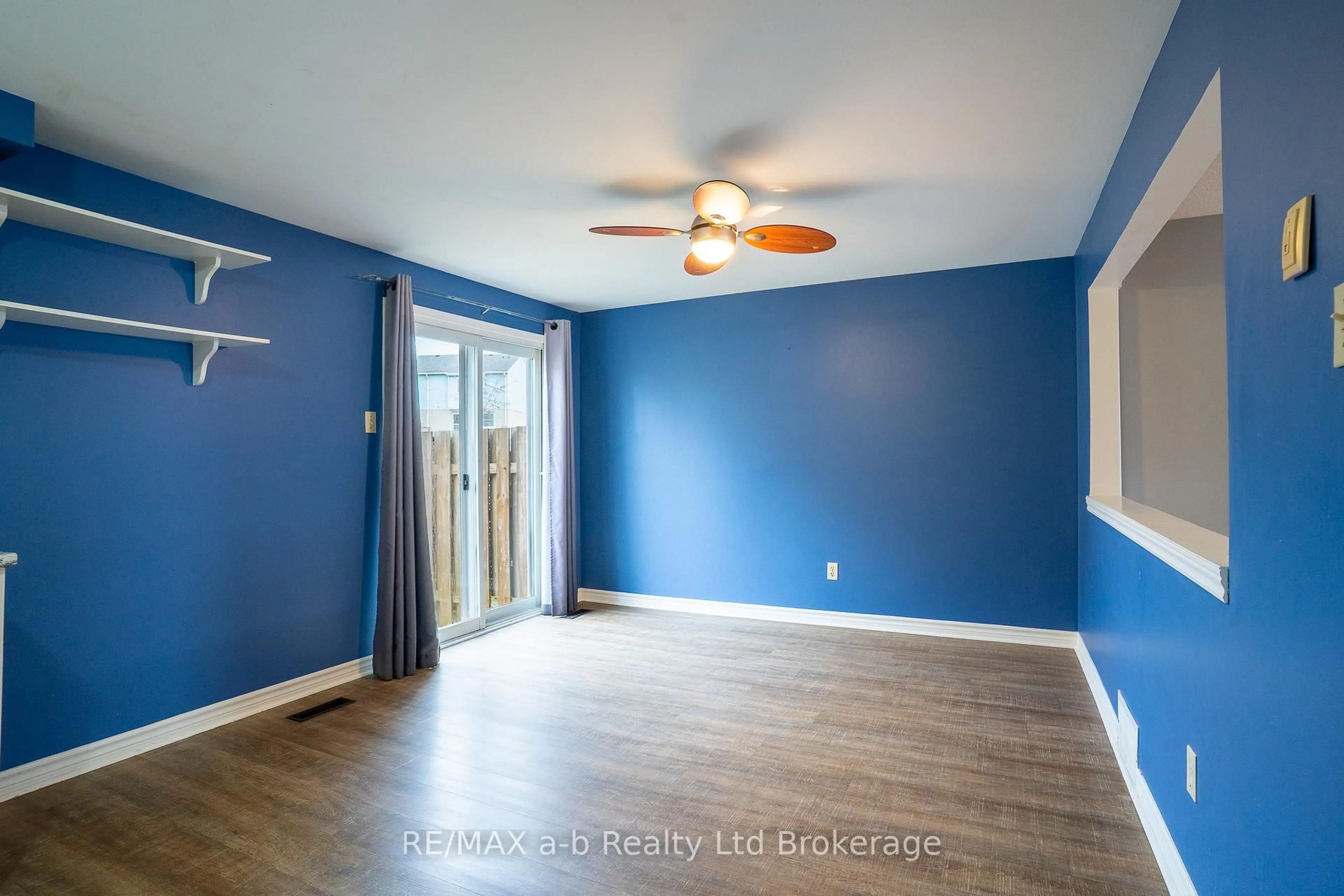 A pic of a room for 380 Quarter Town Line #6, Tillsonburg Ontario N4G 5L5