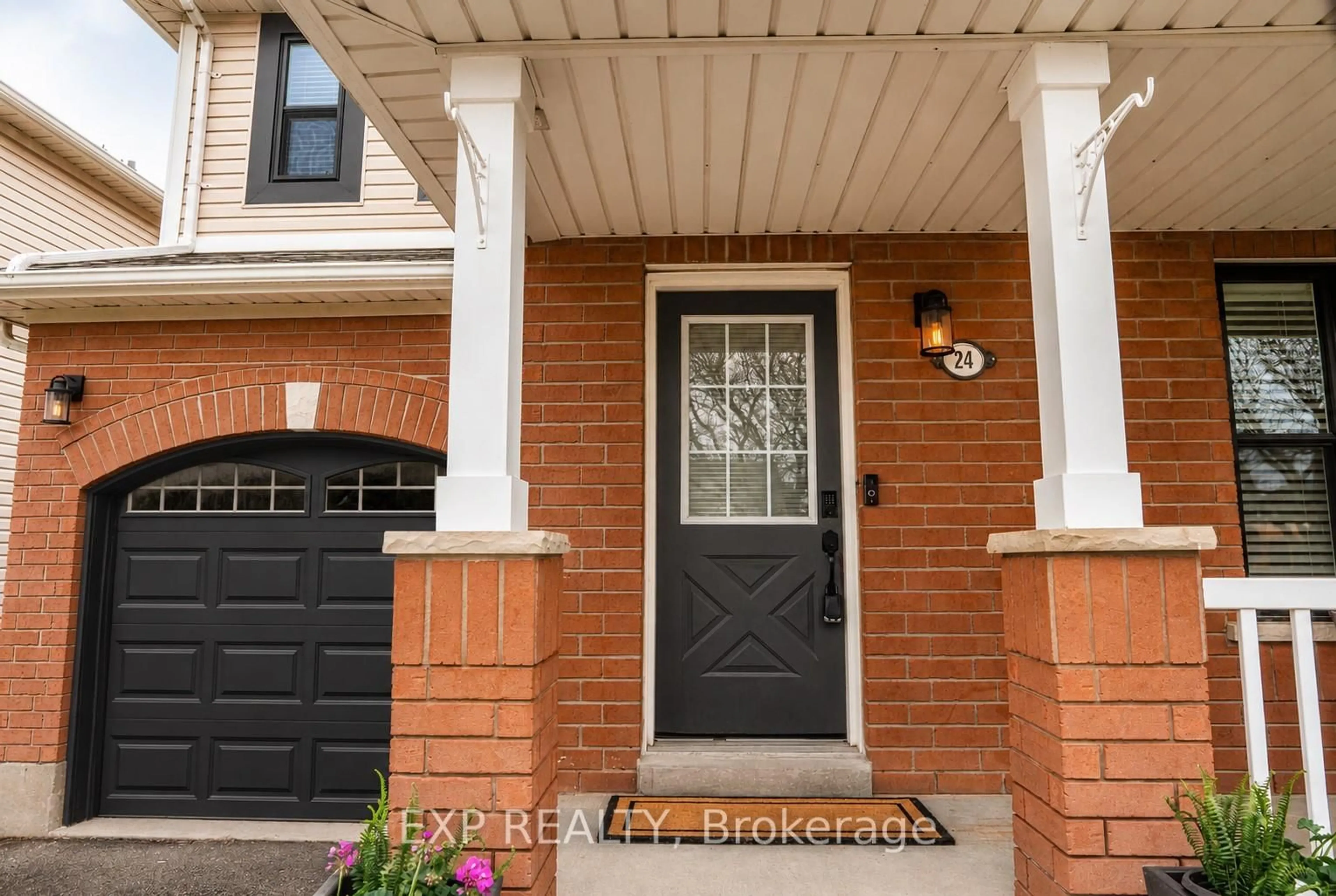 Indoor entryway for 24 Lovell Cres, Brantford Ontario N3T 6P3