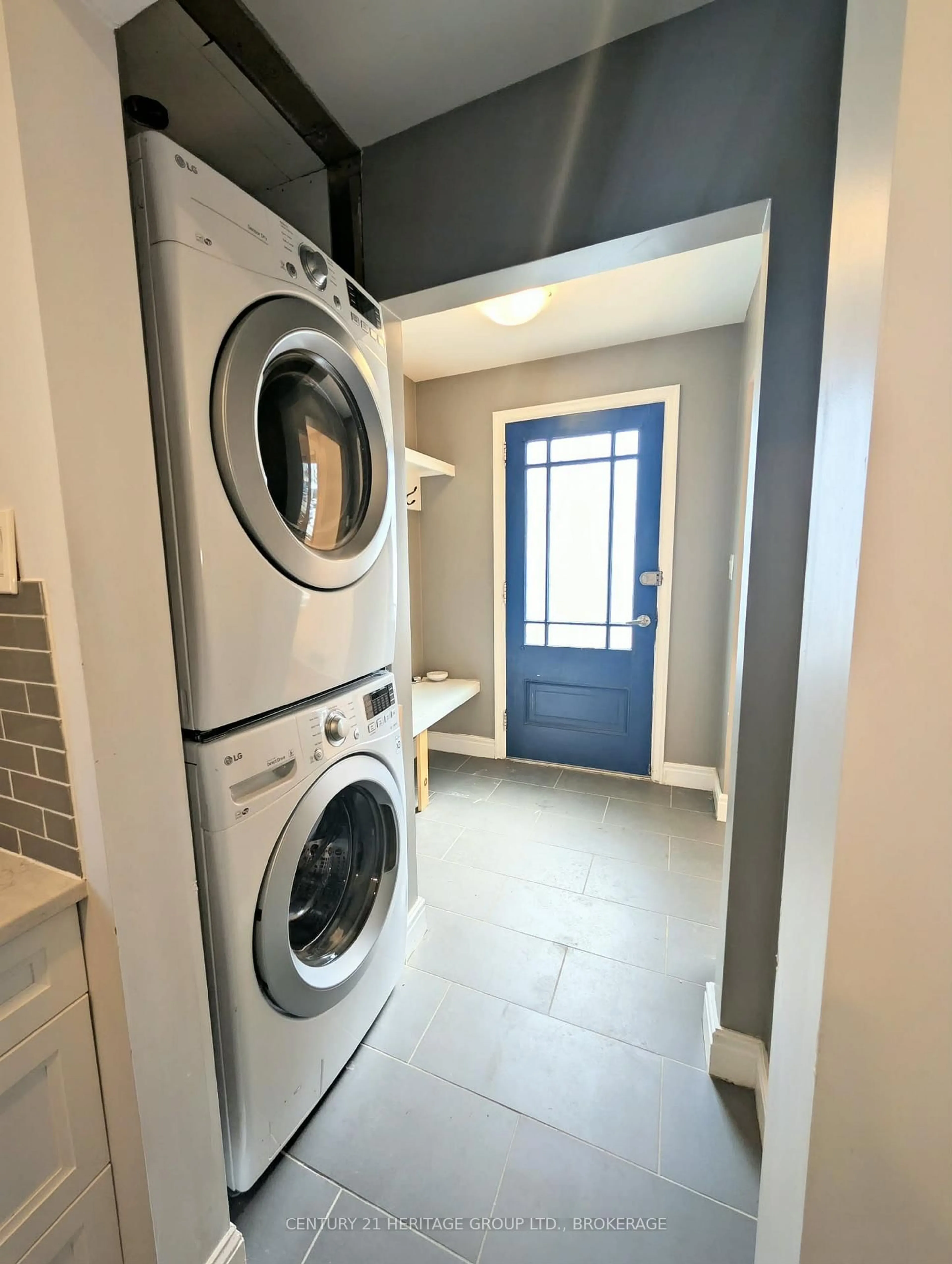 Laundry room for 155 Carruthers Ave, Kingston Ontario K7L 1M8