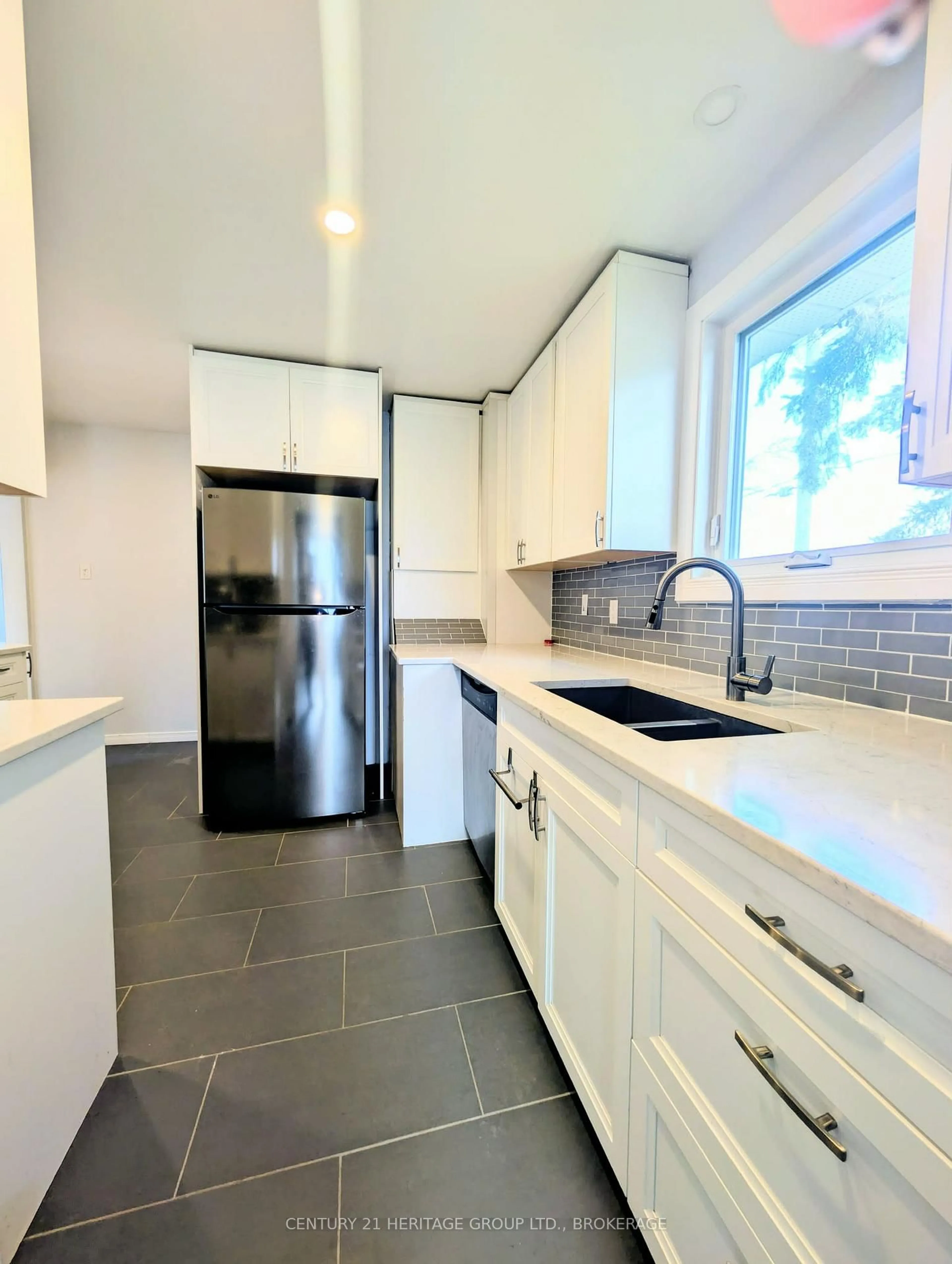 Unknown for 155 Carruthers Ave, Kingston Ontario K7L 1M8