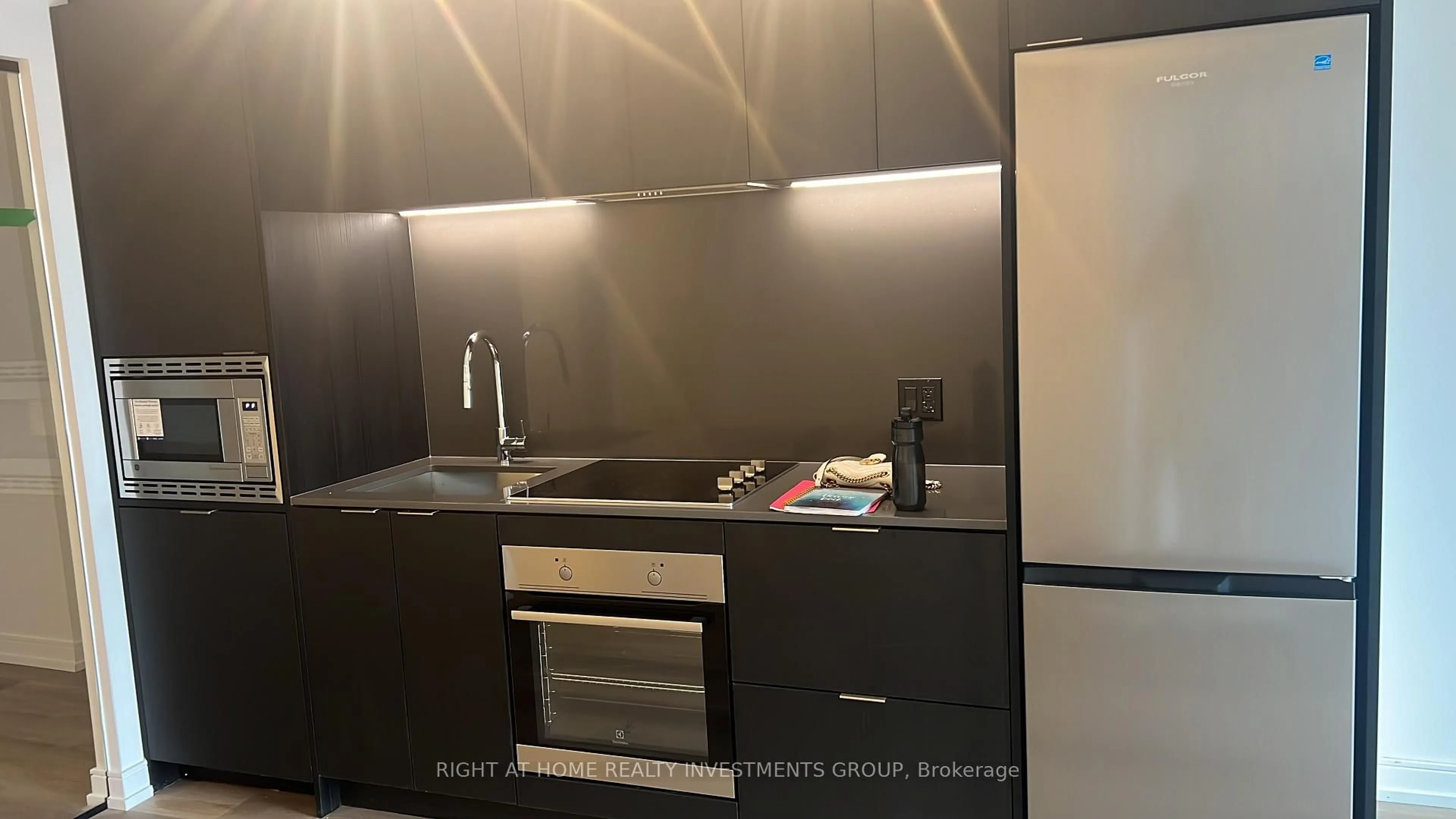 Standard kitchen, unknown for 1 Jarvis St #327, Hamilton Ontario L8R 3J2