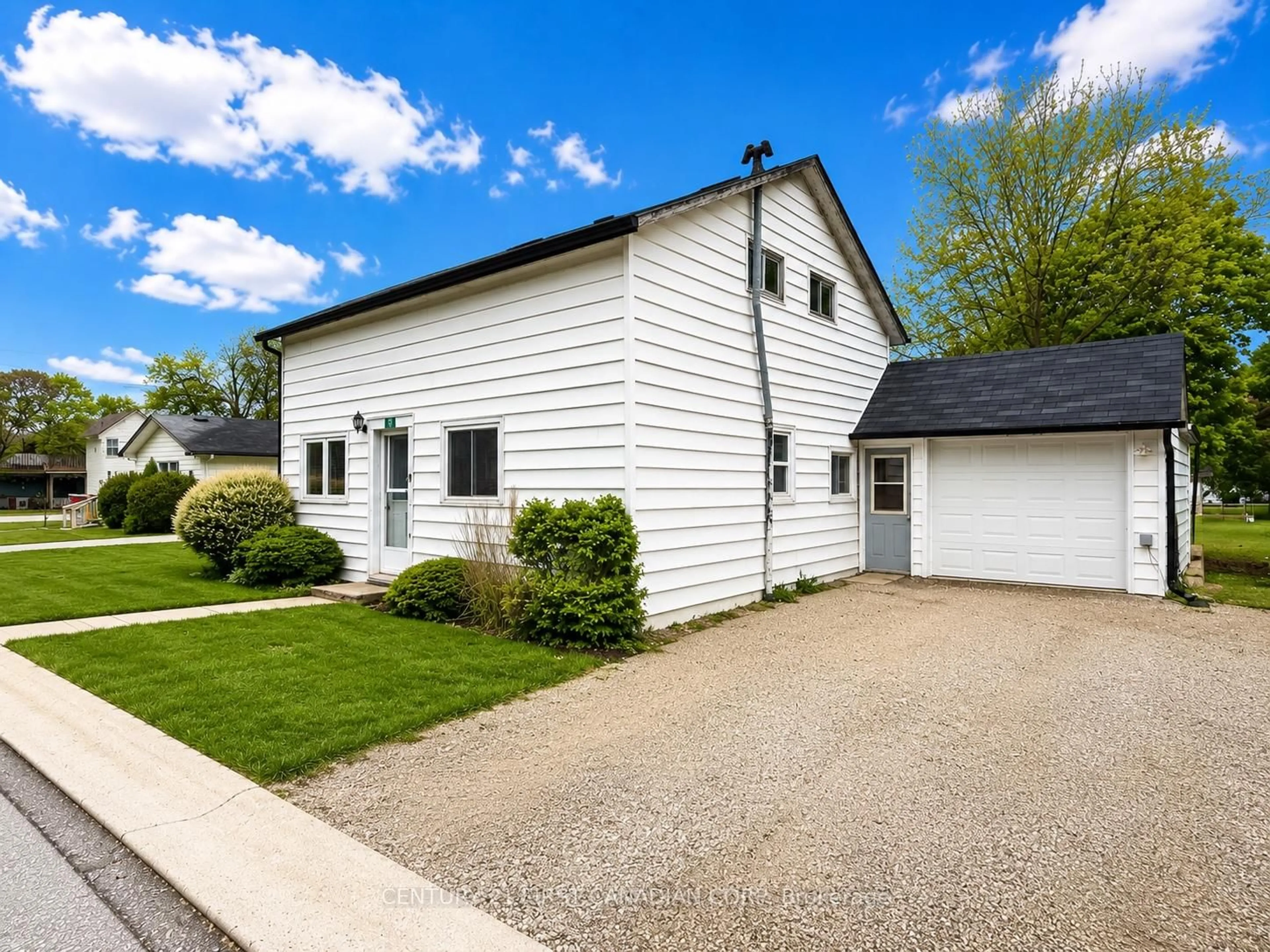 Home with vinyl exterior material, street for 3 Ward St, Lambton Shores Ontario N0M 1B0