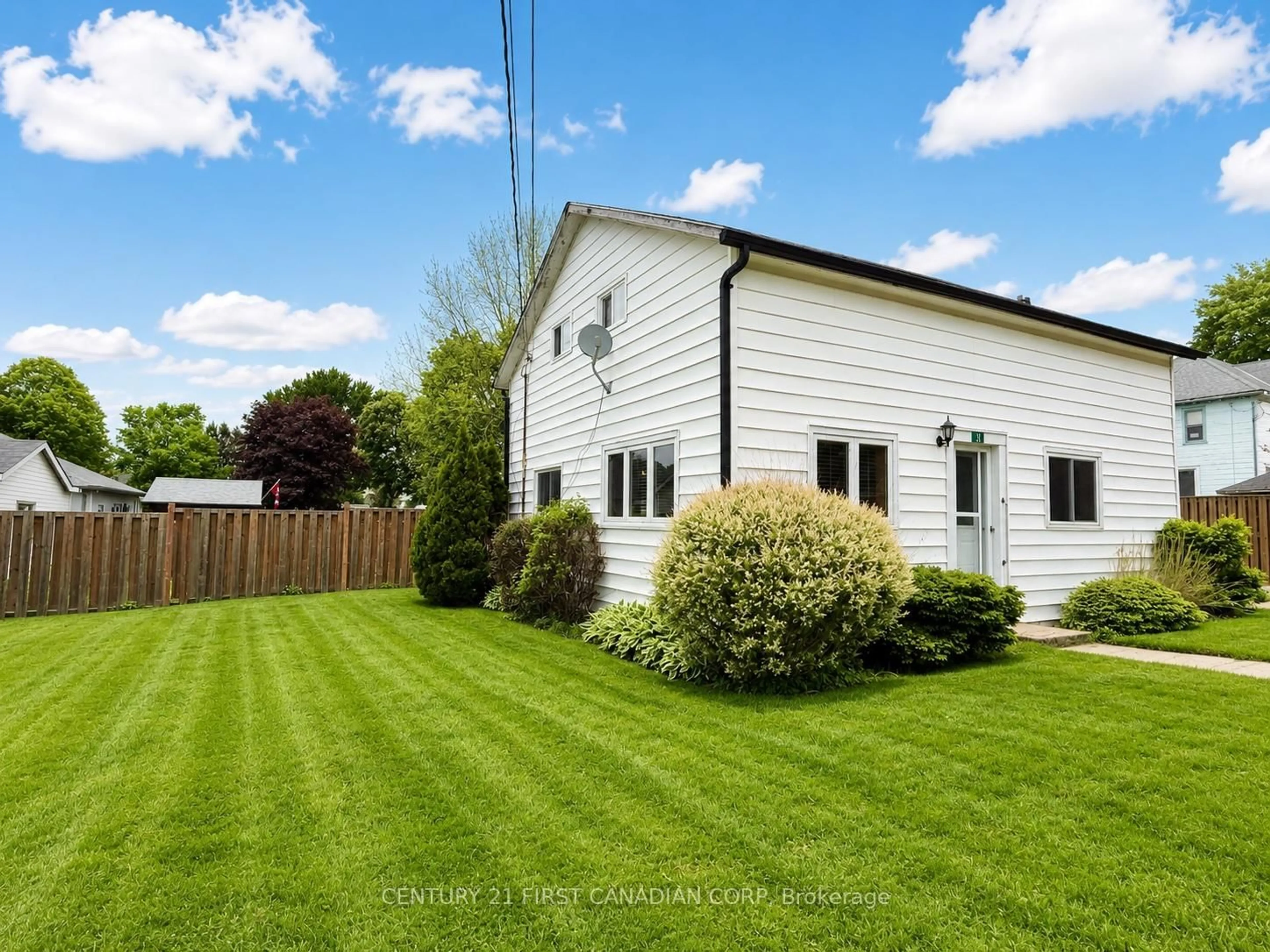 A pic from outside/outdoor area/front of a property/back of a property/a pic from drone, street for 3 Ward St, Lambton Shores Ontario N0M 1B0