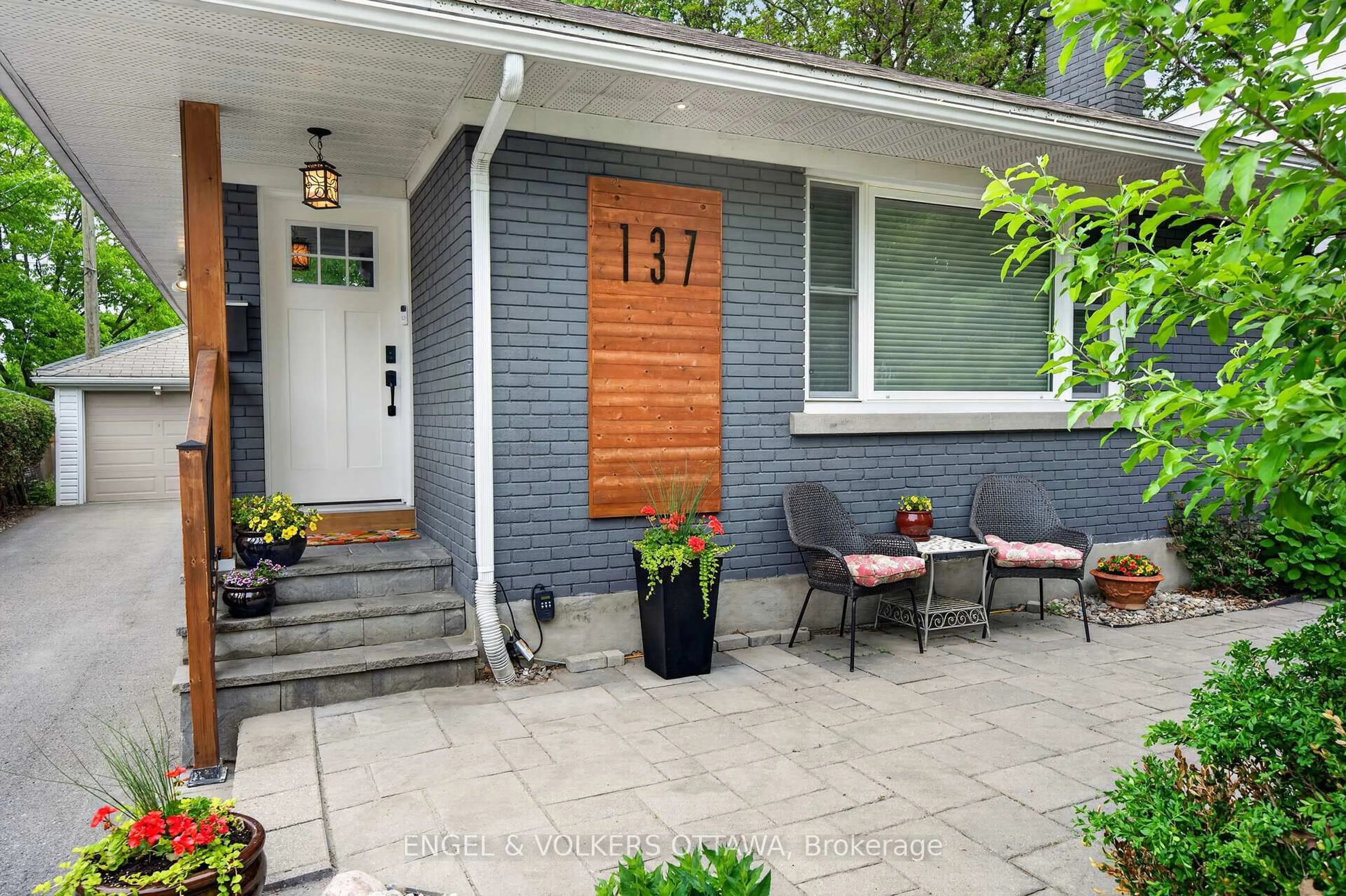 Unknown for 137 Rachael Ave, Ottawa Ontario K1H 6C5