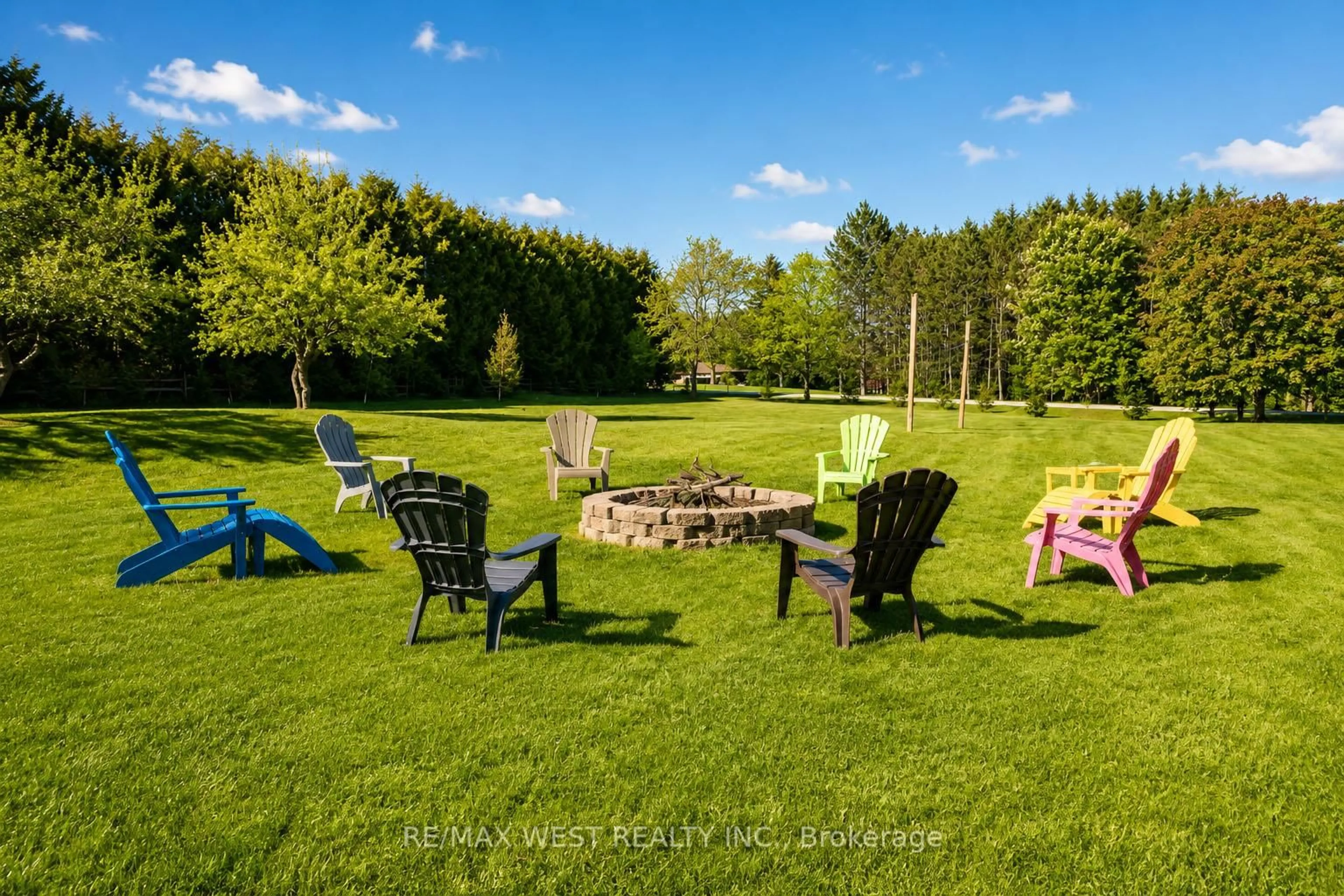 Patio, forest/trees view for 23 Mckibbon Ave, Amaranth Ontario L9W 5M2