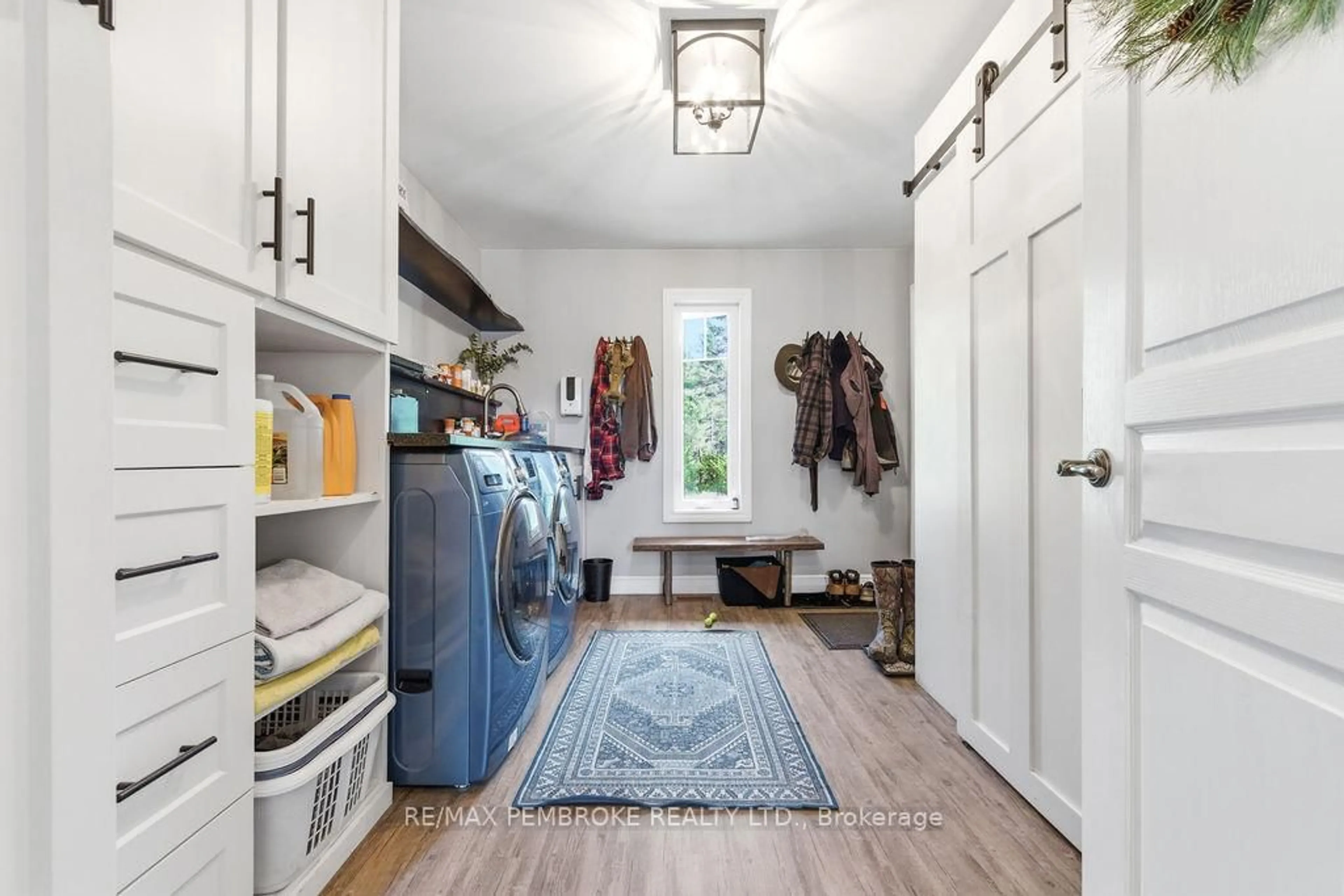Laundry room for 263 Walsh's Rd, Pembroke Ontario K8A 6W4