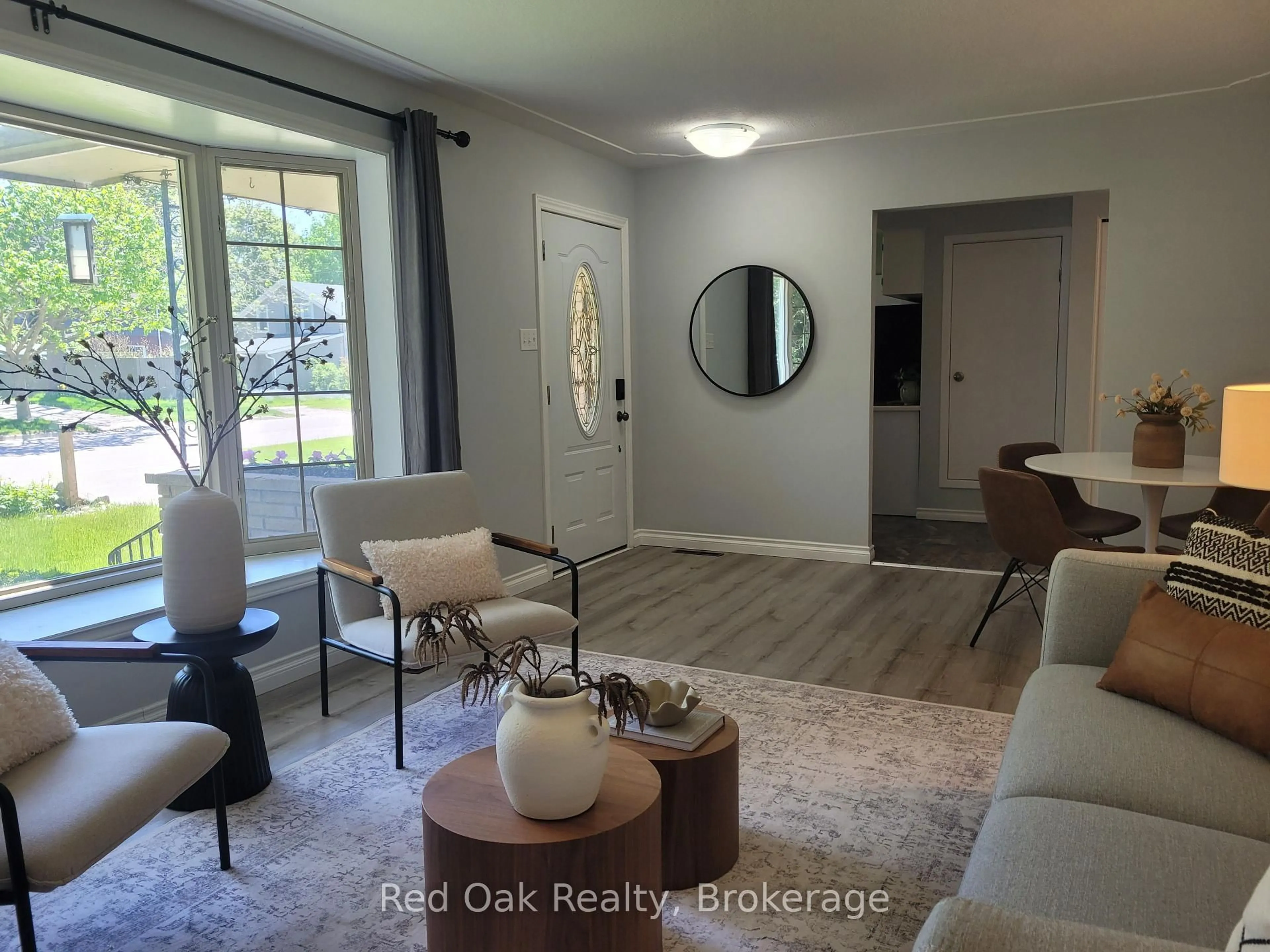 Living room with furniture, unknown for 1040 Huron Terr, Kincardine Ontario N2Z 1E5