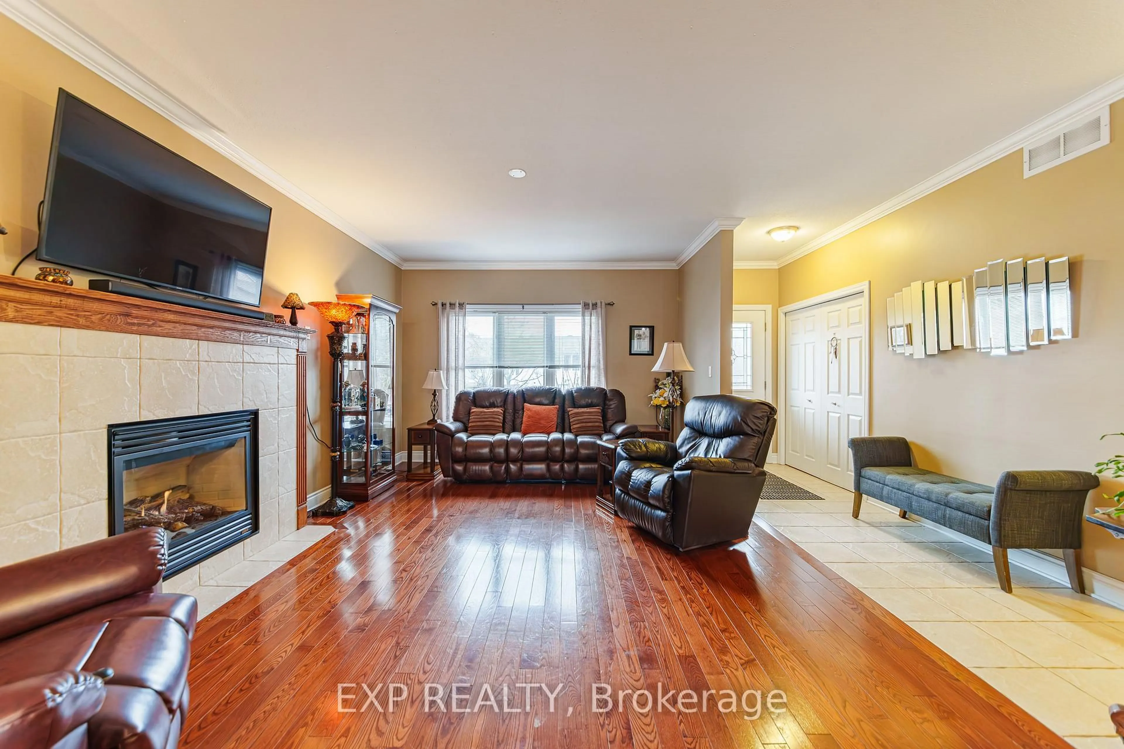 Living room with furniture, unknown for 1496 Queensdale Ave, Ottawa Ontario K1T 4G3