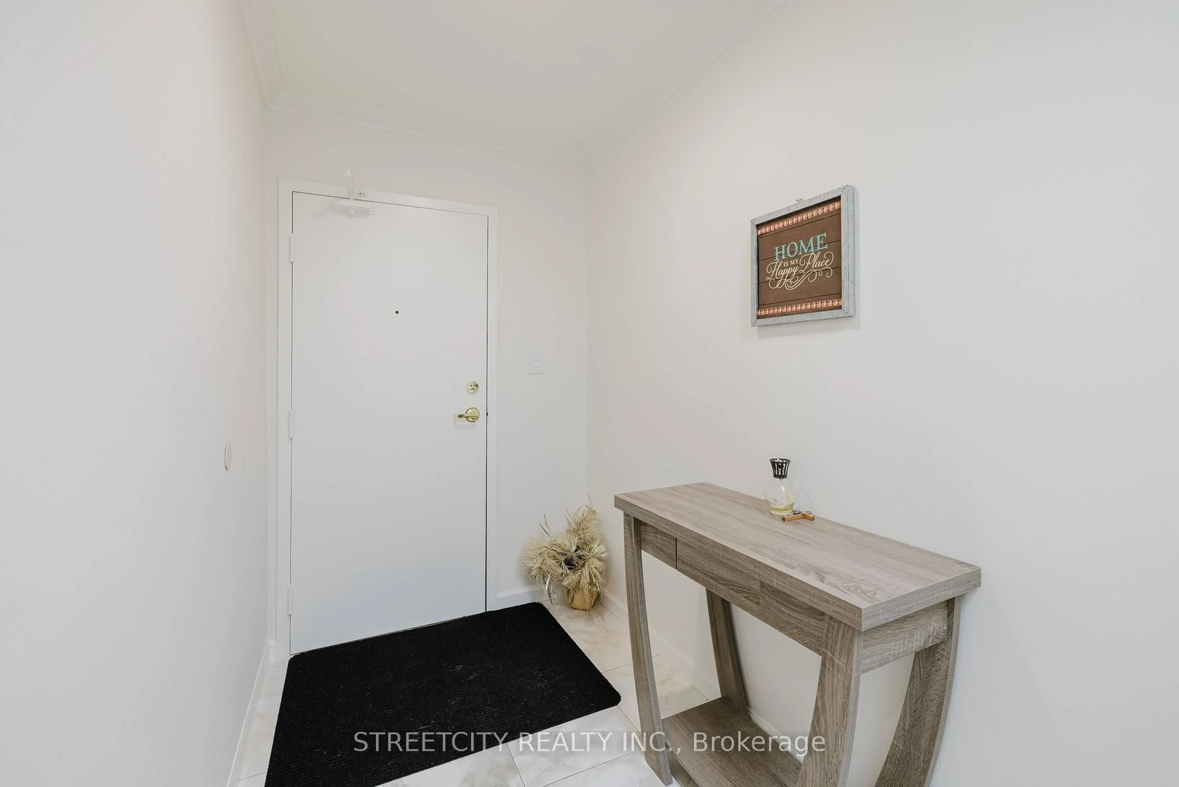 Indoor entryway for 223 NORTH PARK St #311C, Belleville Ontario K8P 5A7