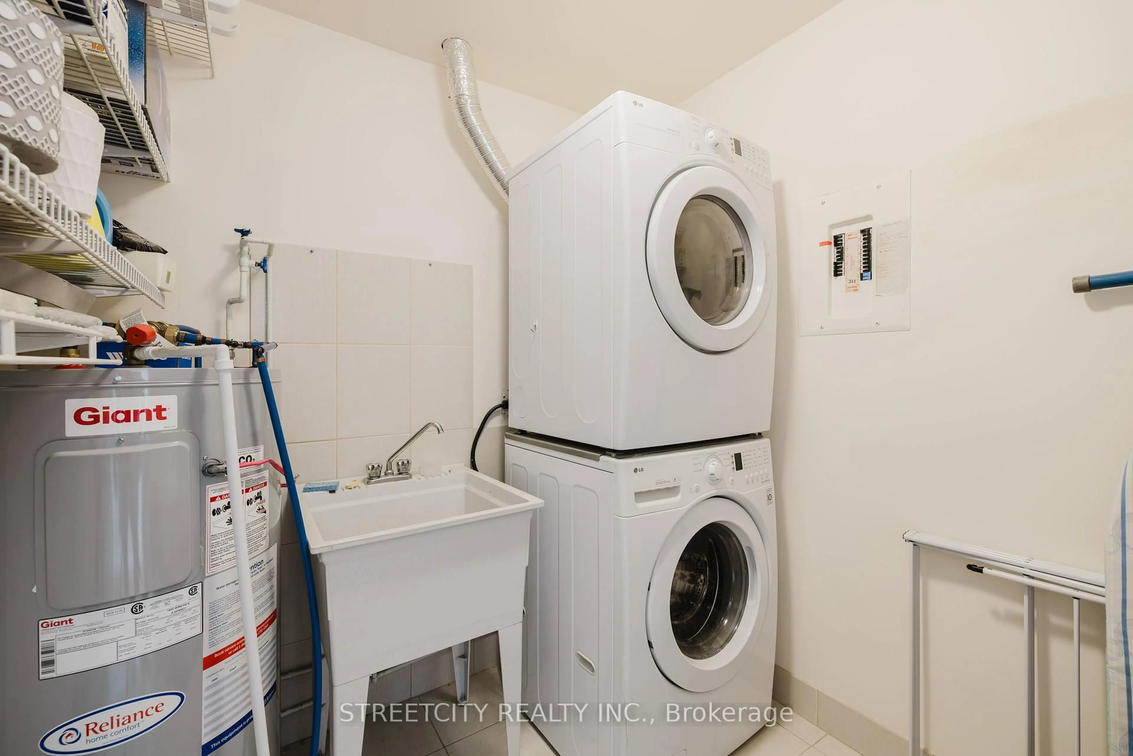 Laundry room for 223 NORTH PARK St #311C, Belleville Ontario K8P 5A7