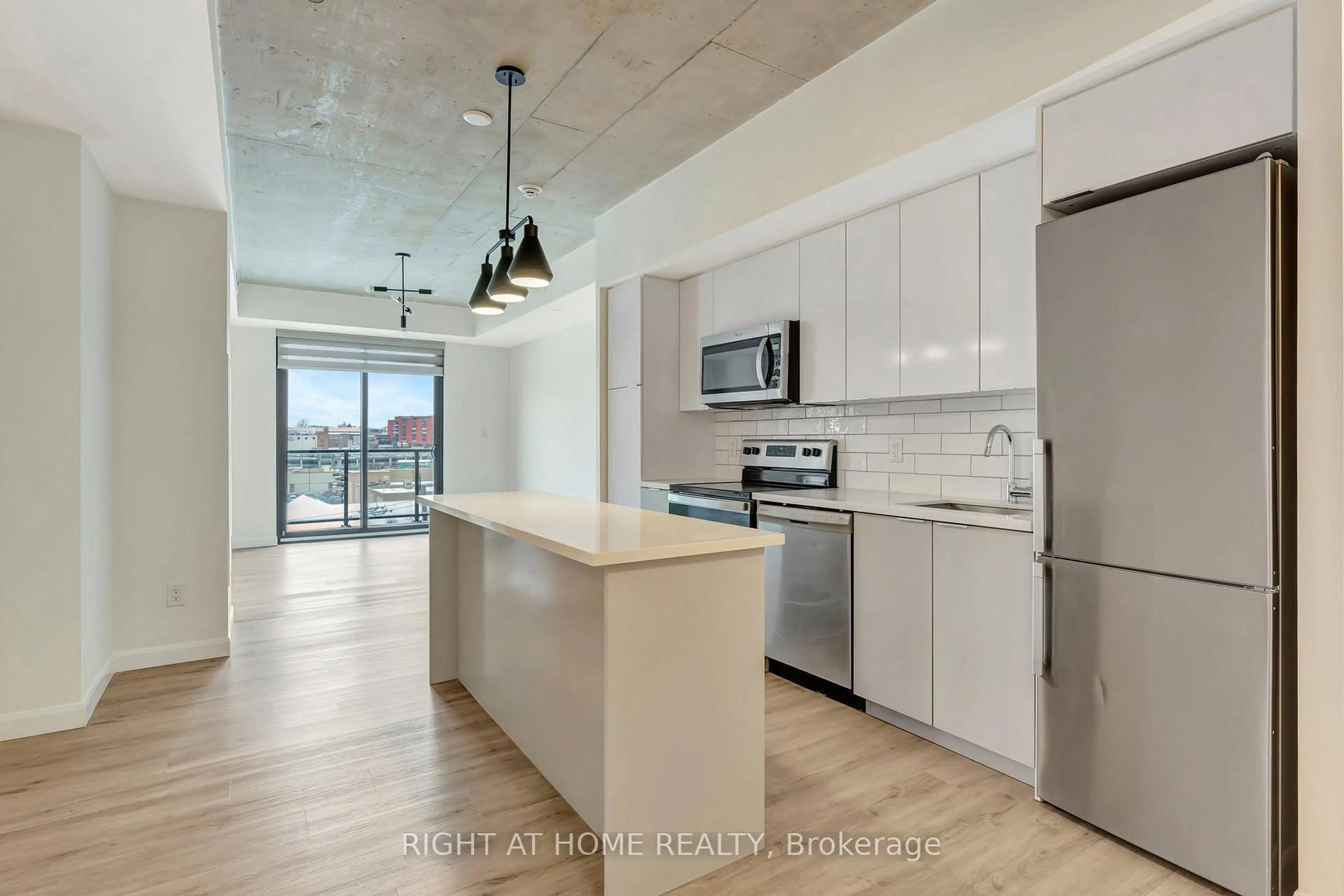 Open concept kitchen, unknown for 7 Erie Ave #514, Brantford Ontario N3S 0K5