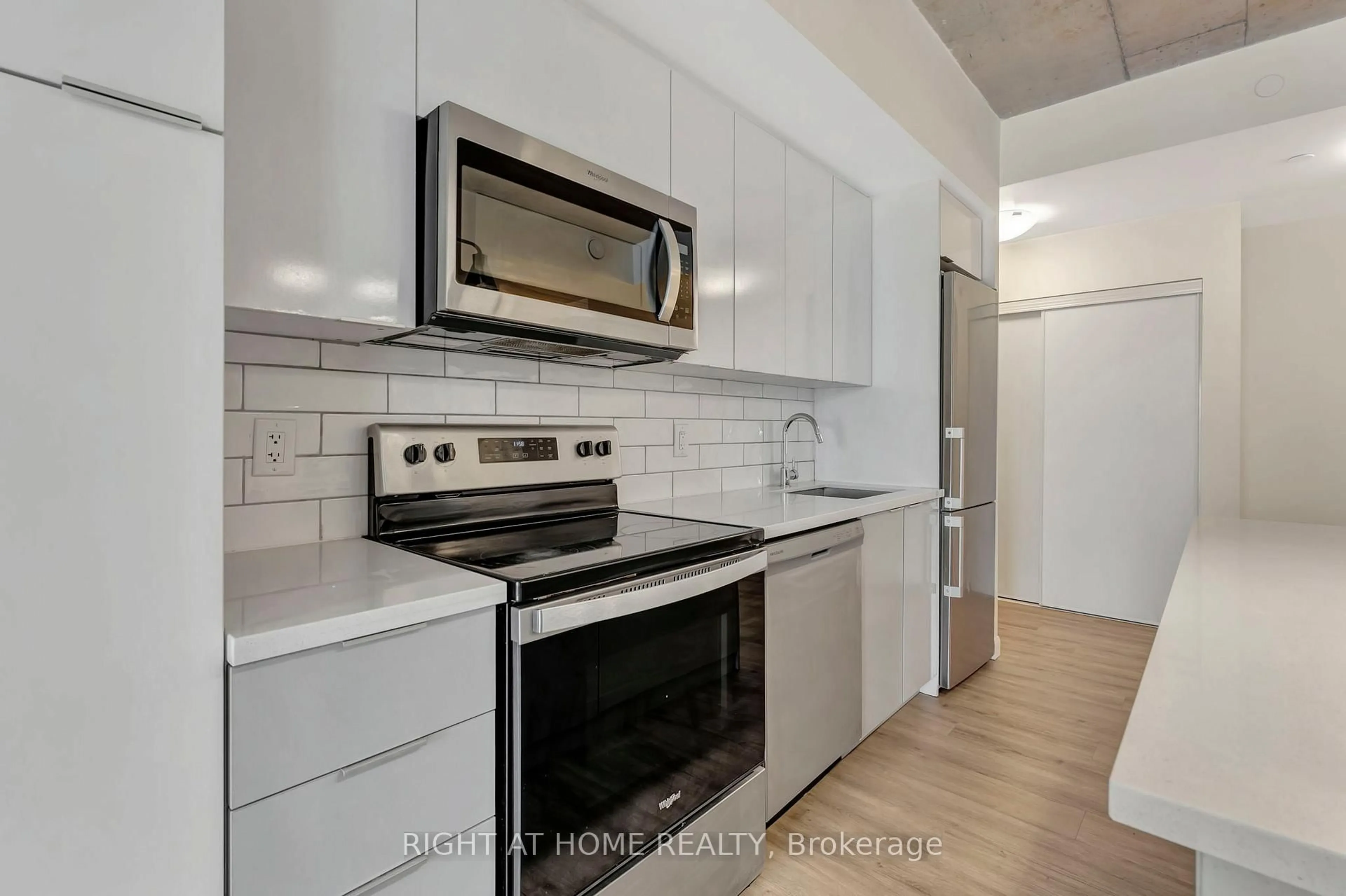 Standard kitchen, unknown for 7 Erie Ave #514, Brantford Ontario N3S 0K5