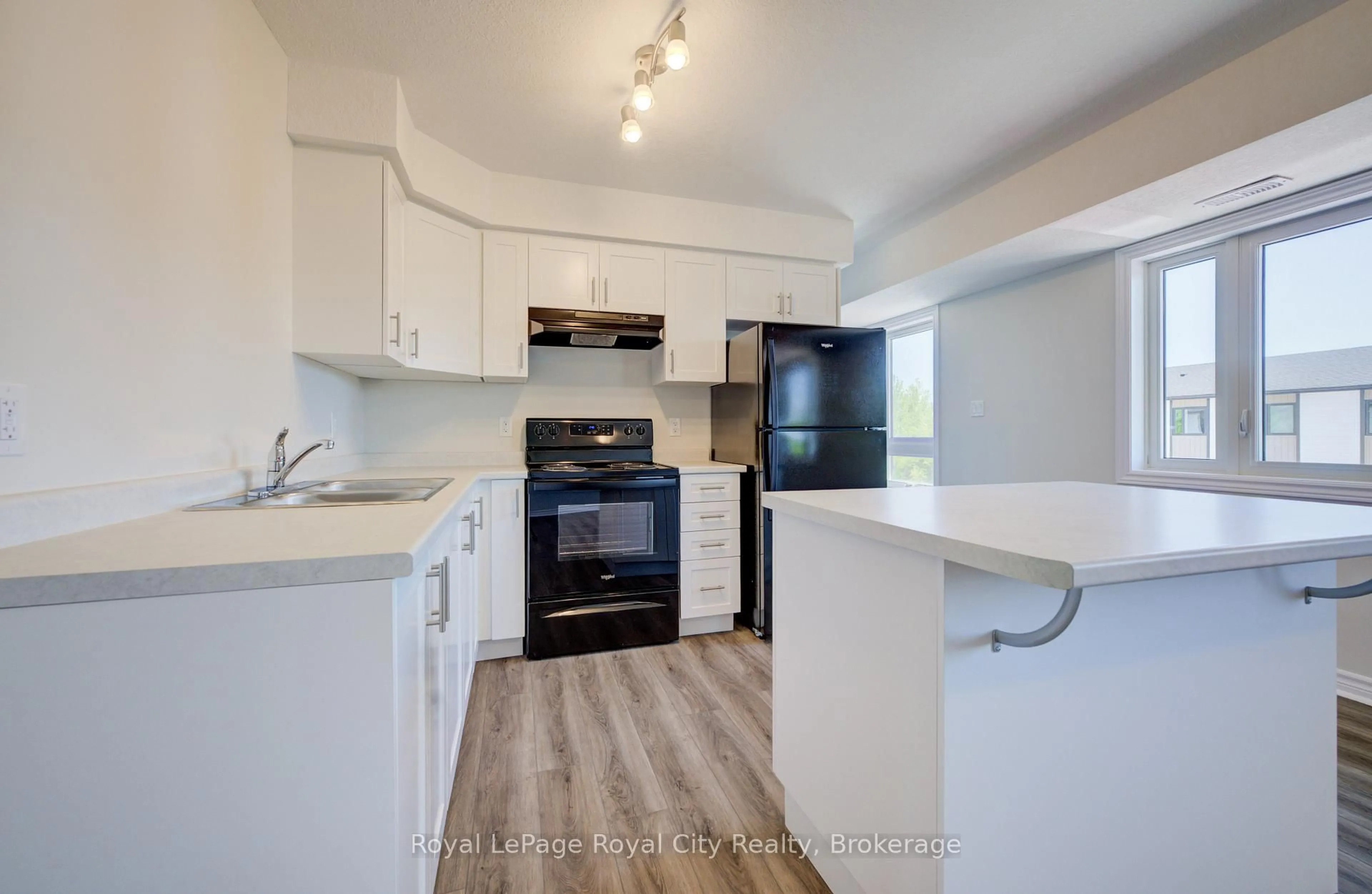 Standard kitchen, unknown for 465 Garafraxa St #7, Centre Wellington Ontario N1M 0L6