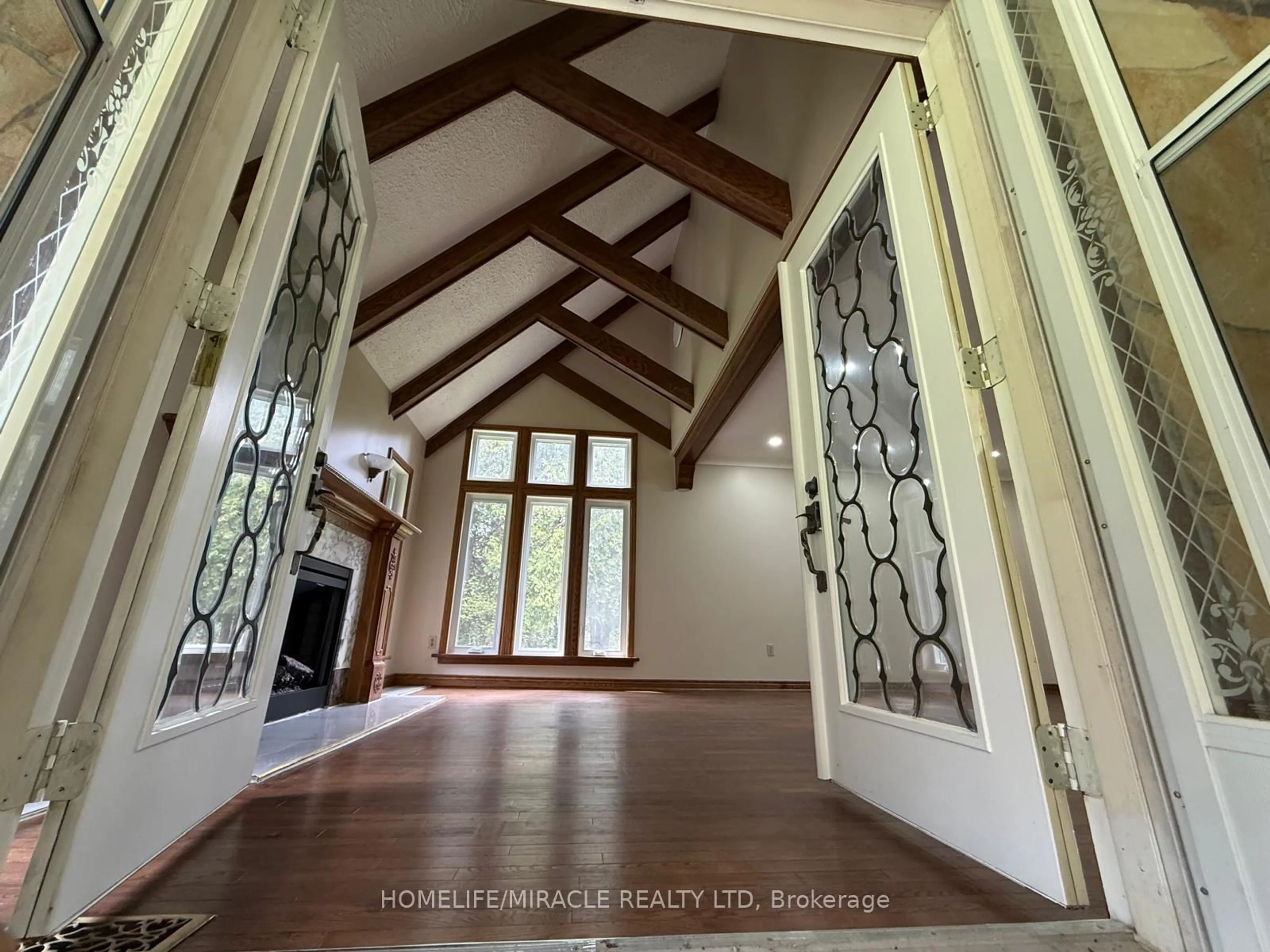 Indoor entryway for 1929 8th Line Rd, Metcalfe Ontario K0A 2P0