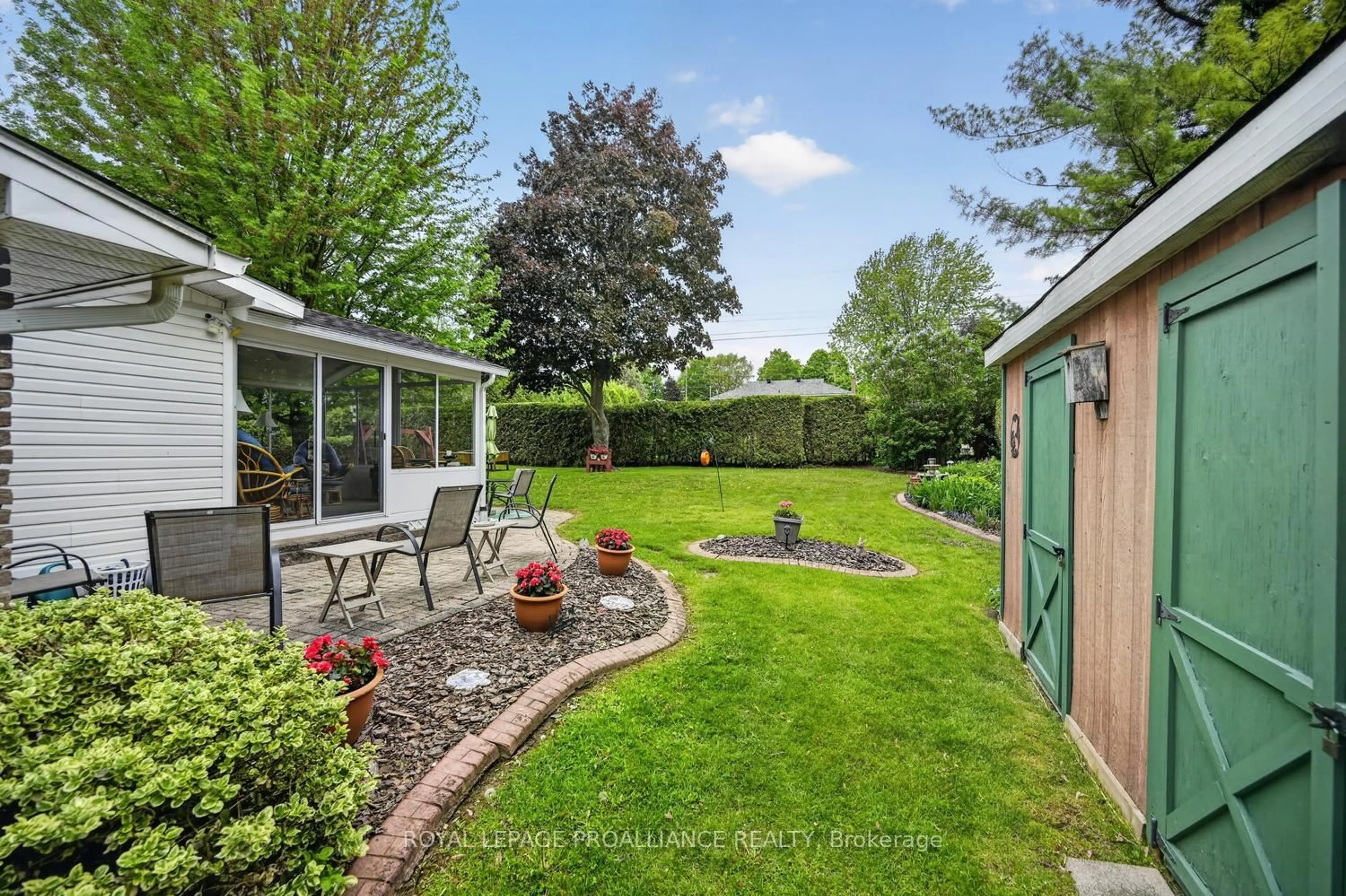 Patio, street for 8 Bernard Cres, Augusta Ontario K0E 1P0