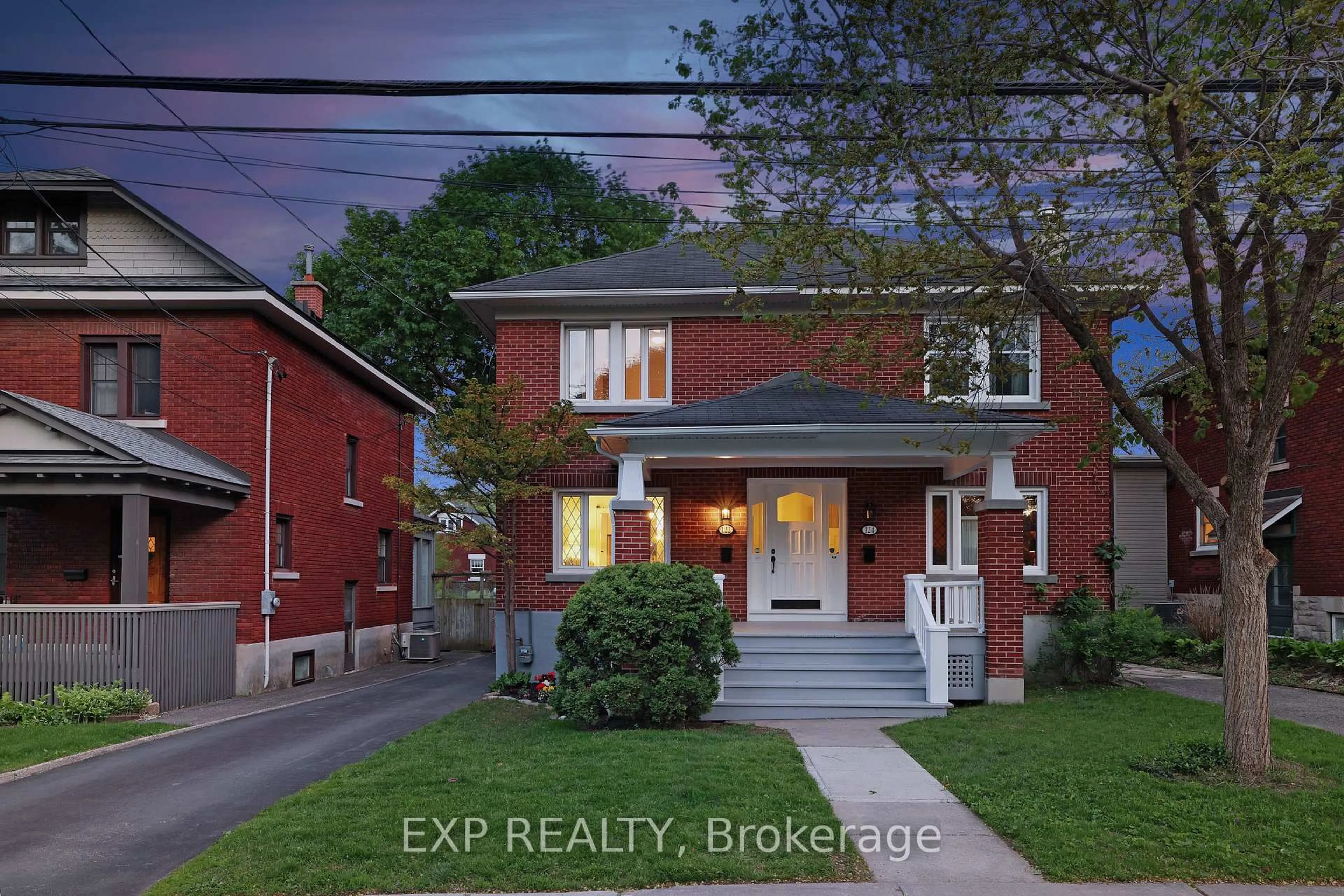 Home with brick exterior material, street for 122 Byron Ave, Ottawa Ontario K1Y 3J2