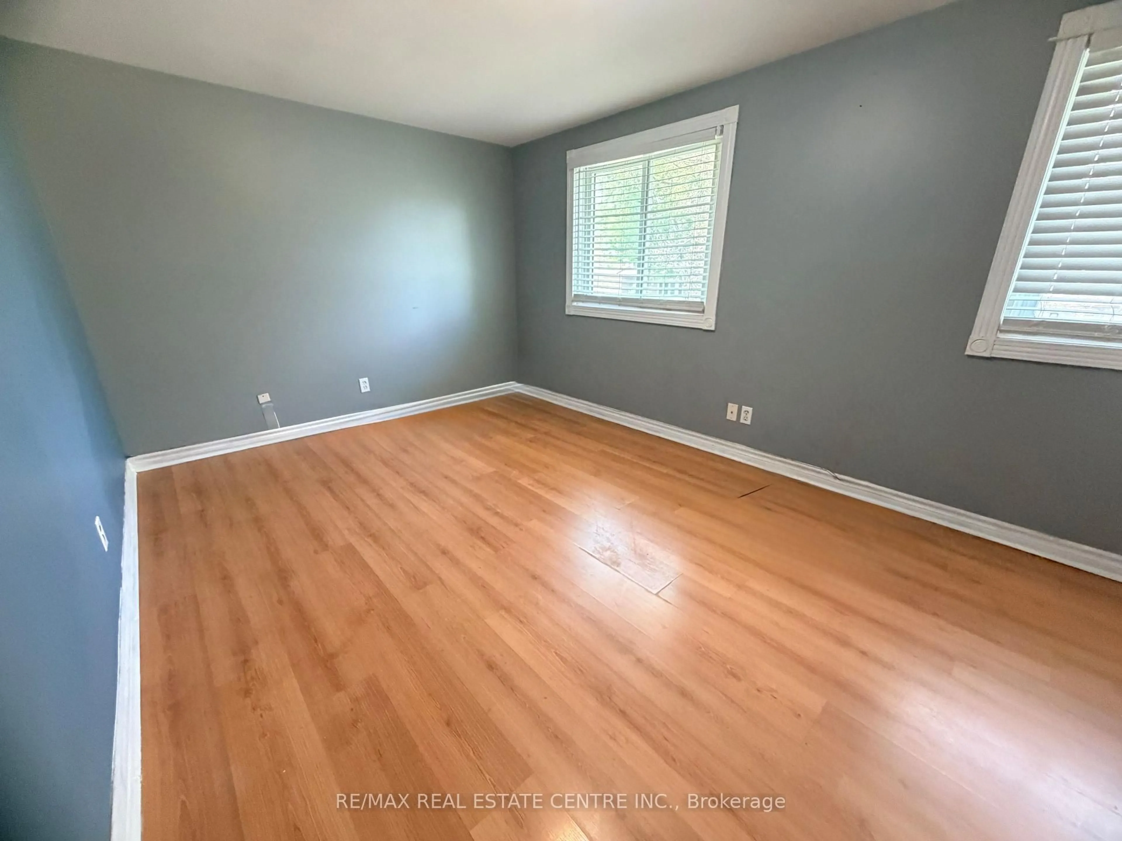 A pic of a room for 43 Forest Glen Cres, Kitchener Ontario N2N 1C7