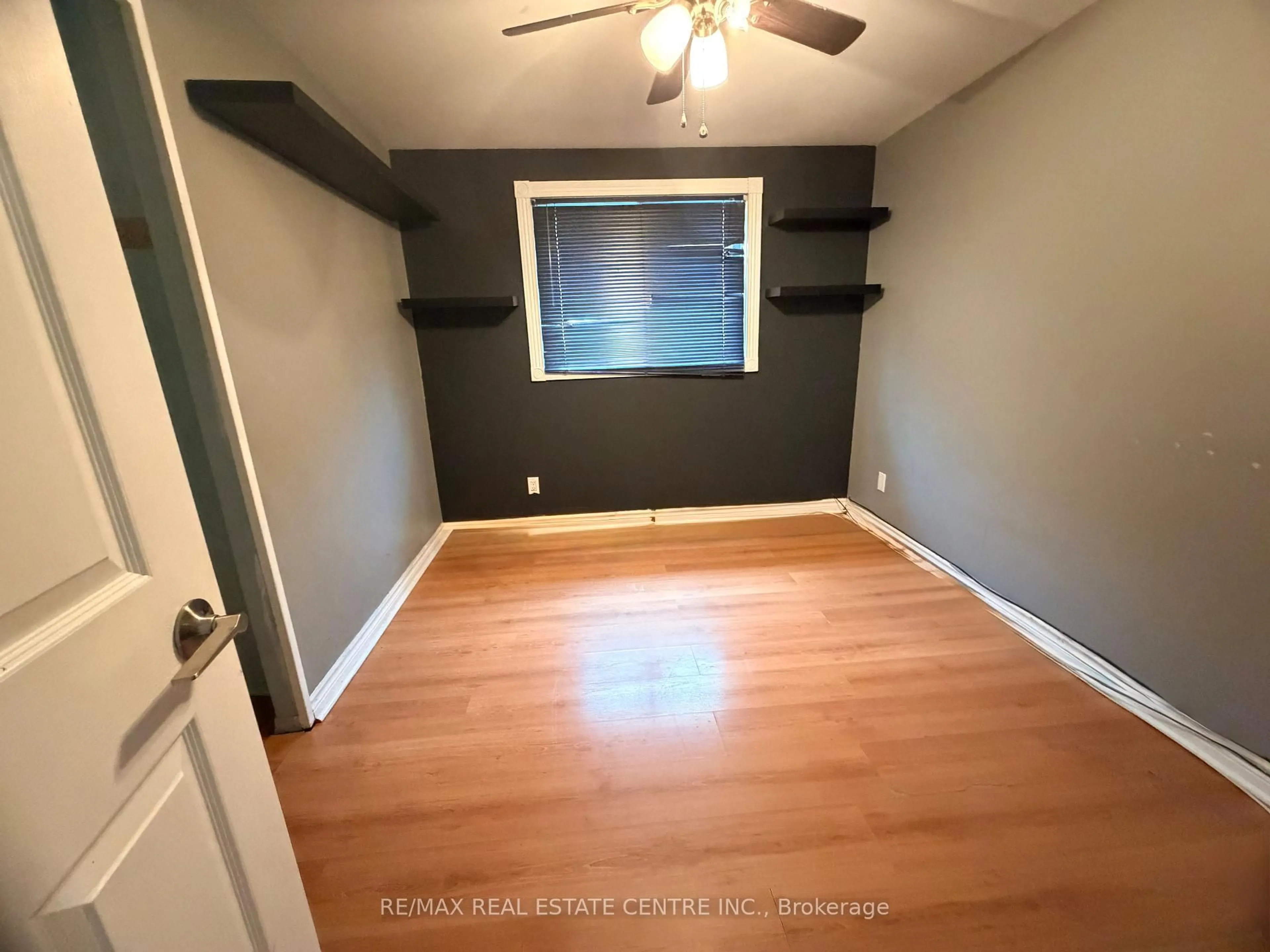 A pic of a room for 43 Forest Glen Cres, Kitchener Ontario N2N 1C7