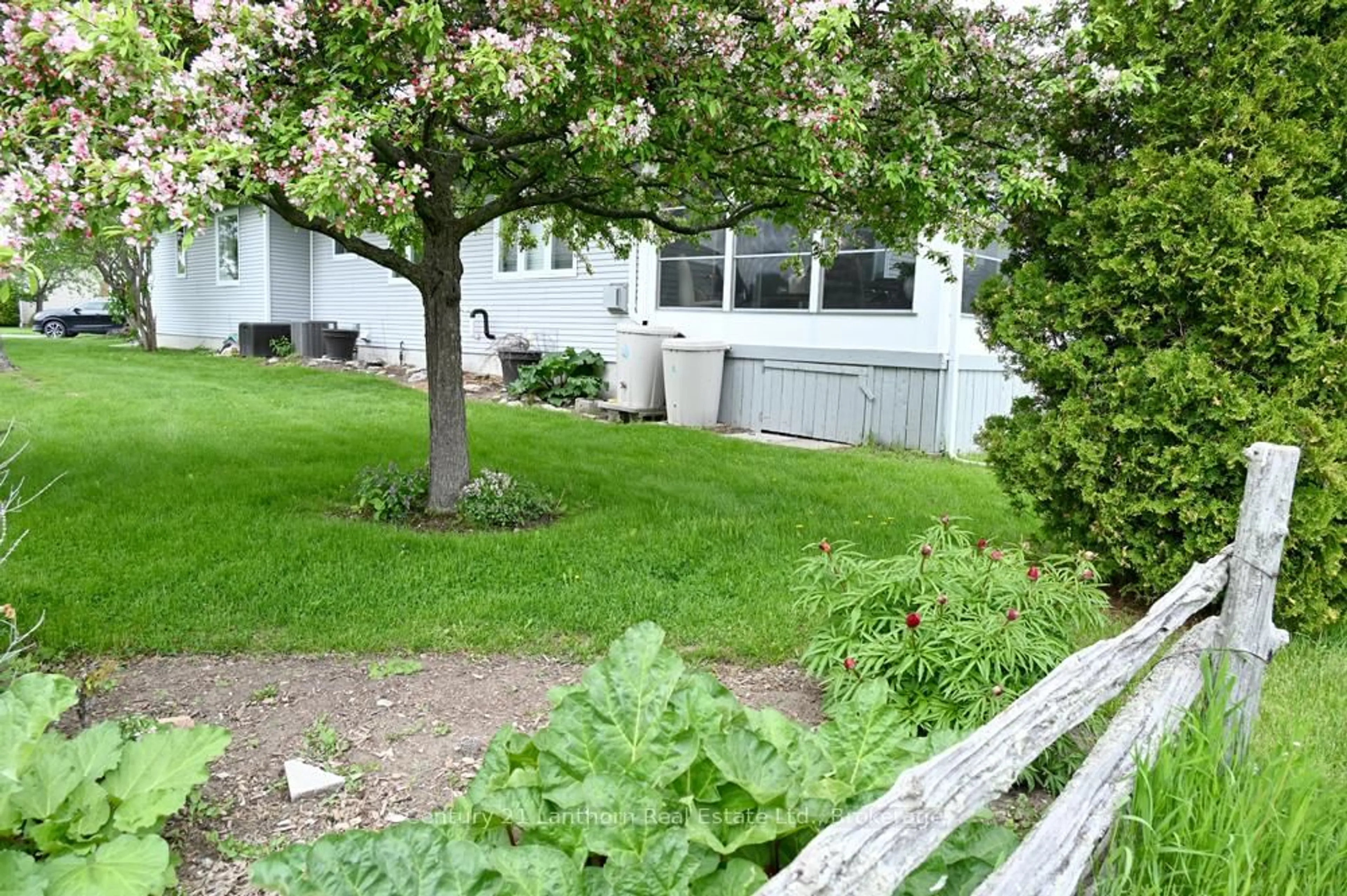 Patio, unknown for 18 CRETNEY Dr, Prince Edward County Ontario K0K 3L0