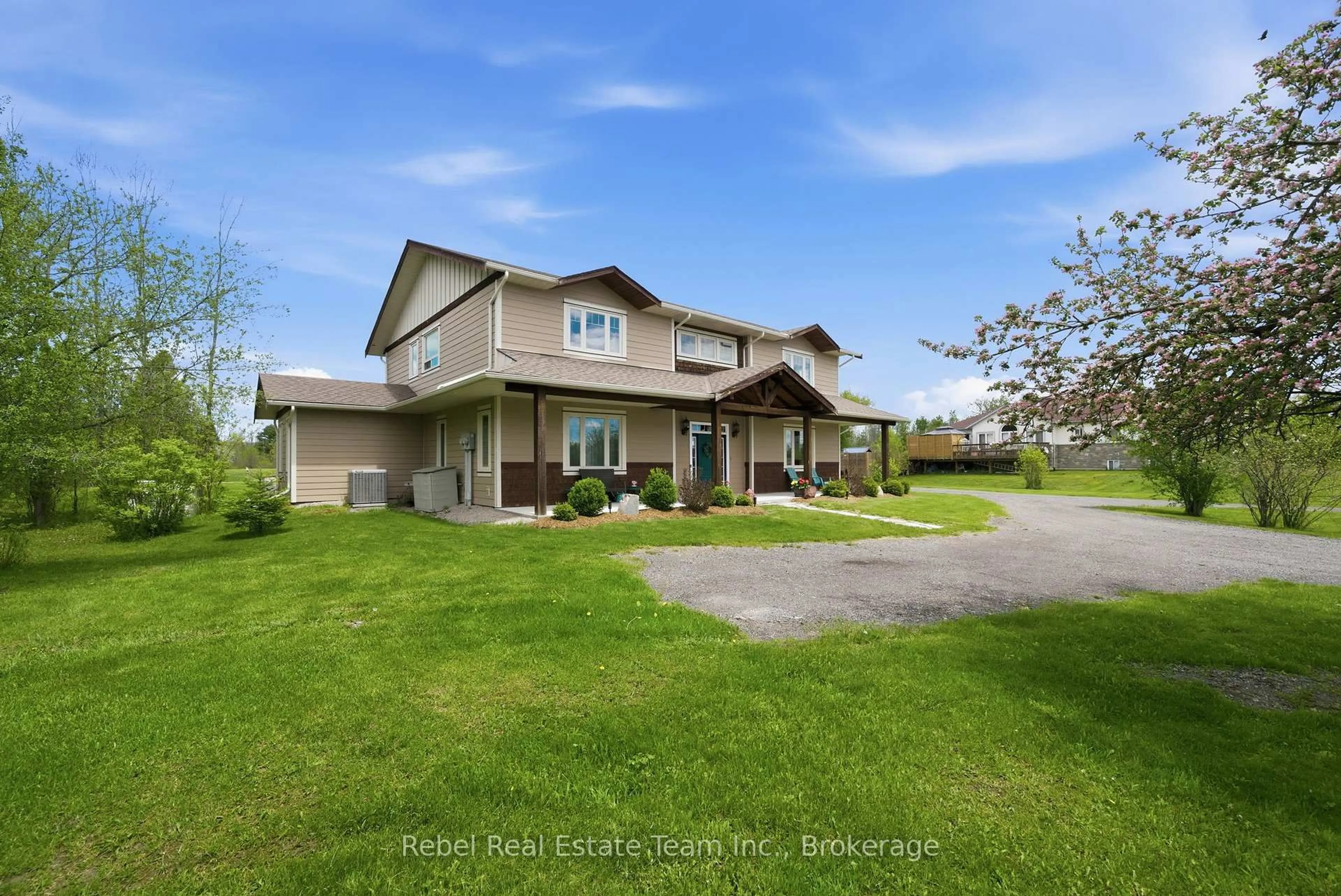 A pic from outside/outdoor area/front of a property/back of a property/a pic from drone, unknown for 190 Lakeshore Rd, Brighton Ontario K0K 1H0