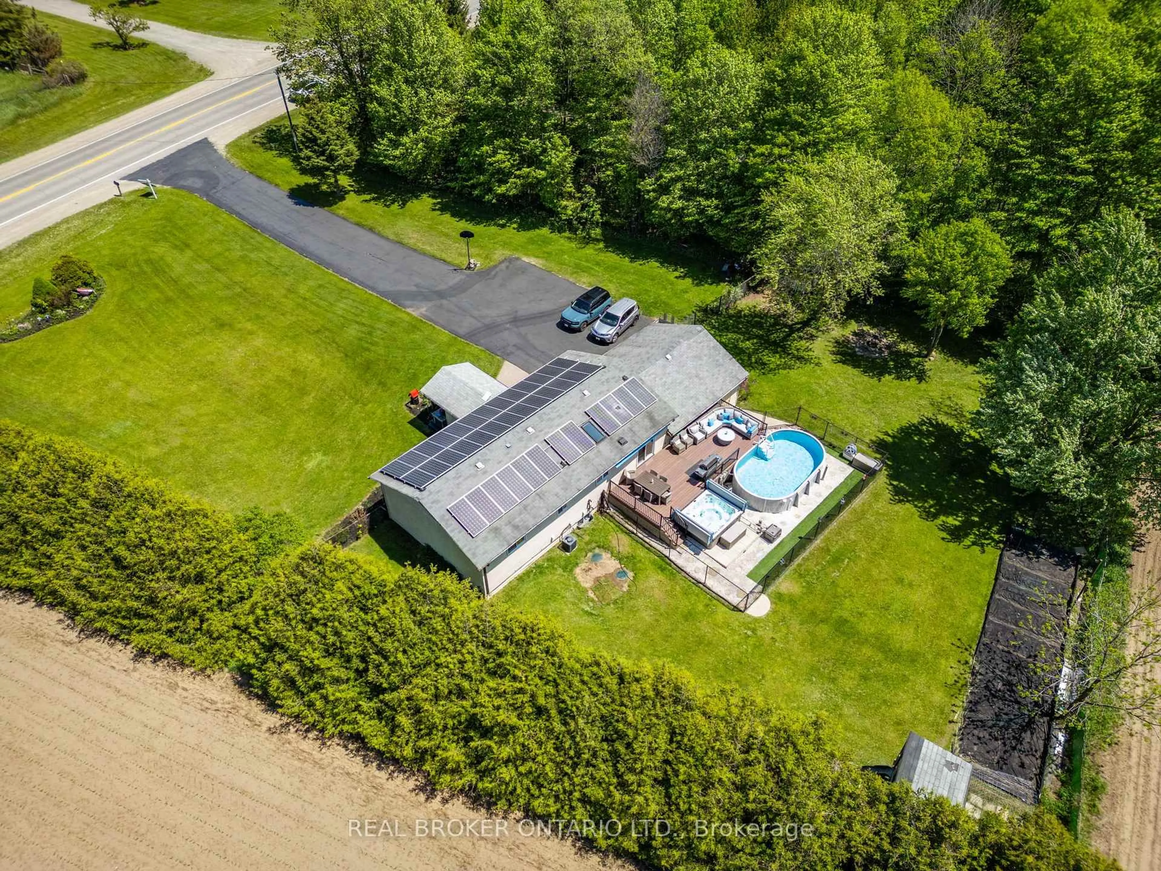 A pic from outside/outdoor area/front of a property/back of a property/a pic from drone, water/lake/river/ocean view for 6022 Trafalgar Rd, Erin Ontario L0N 1N0