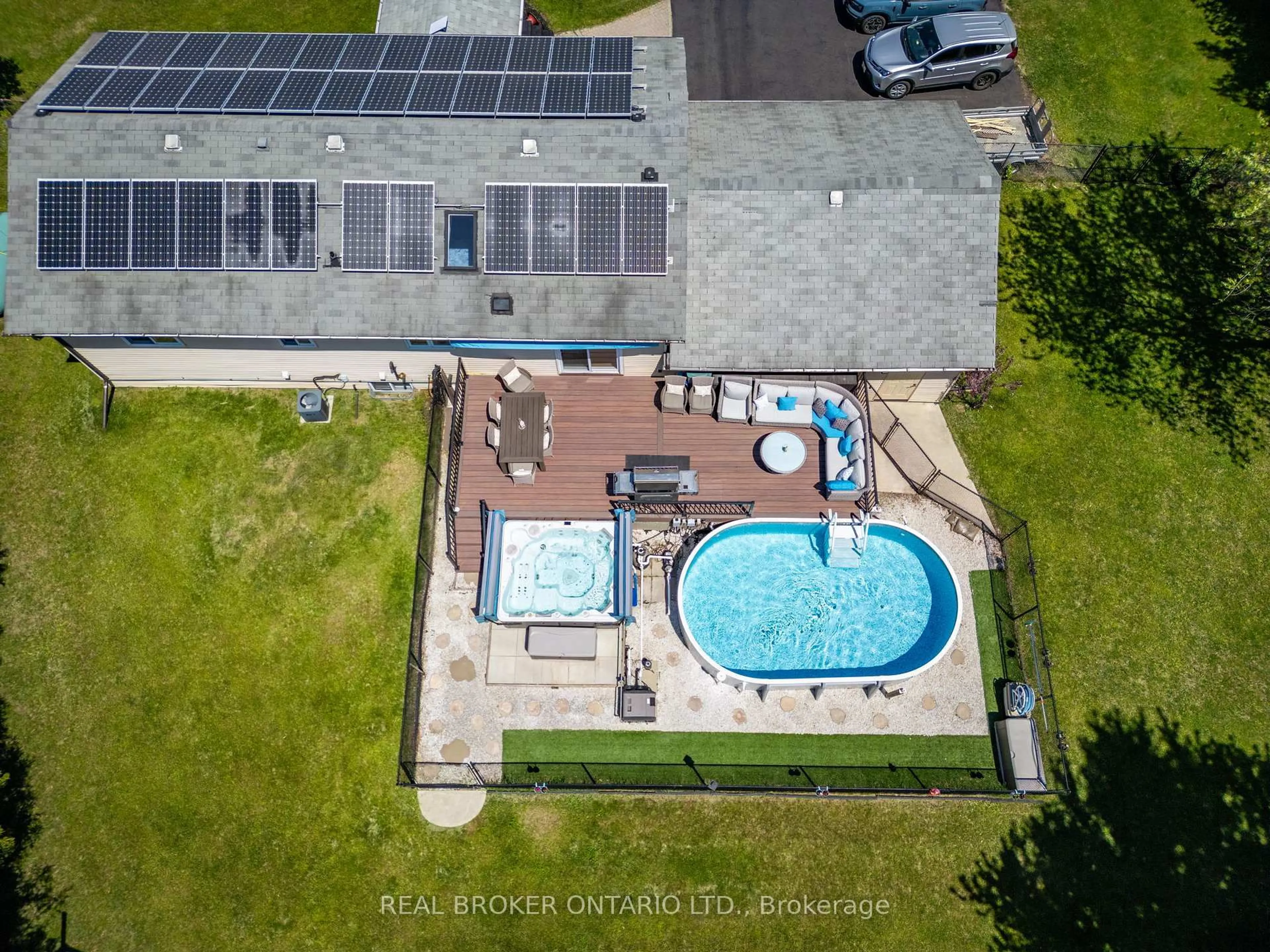 A pic from outside/outdoor area/front of a property/back of a property/a pic from drone, water/lake/river/ocean view for 6022 Trafalgar Rd, Erin Ontario L0N 1N0