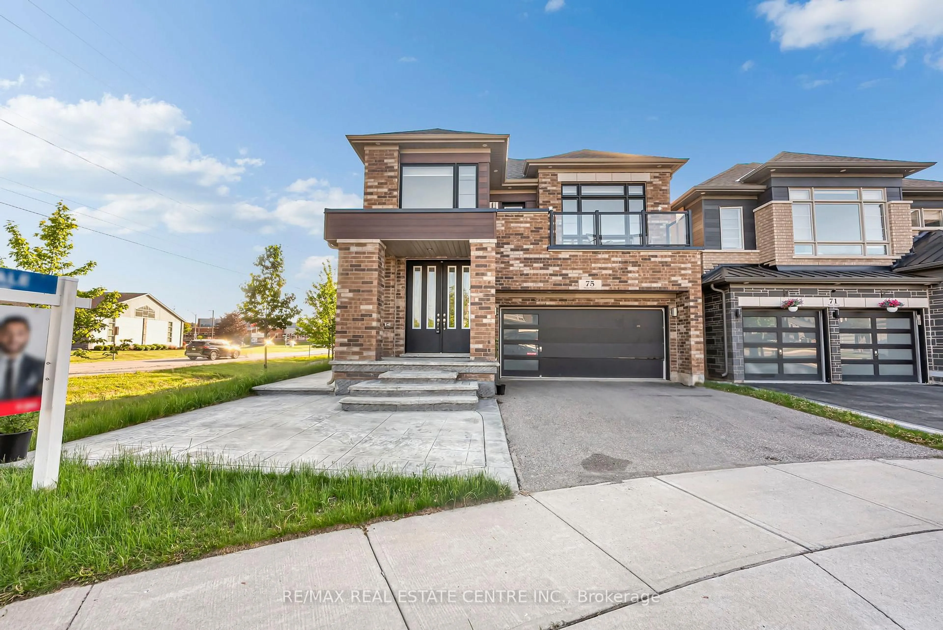 Home with brick exterior material, street for 75 Slater St, Cambridge Ontario N1R 0C4