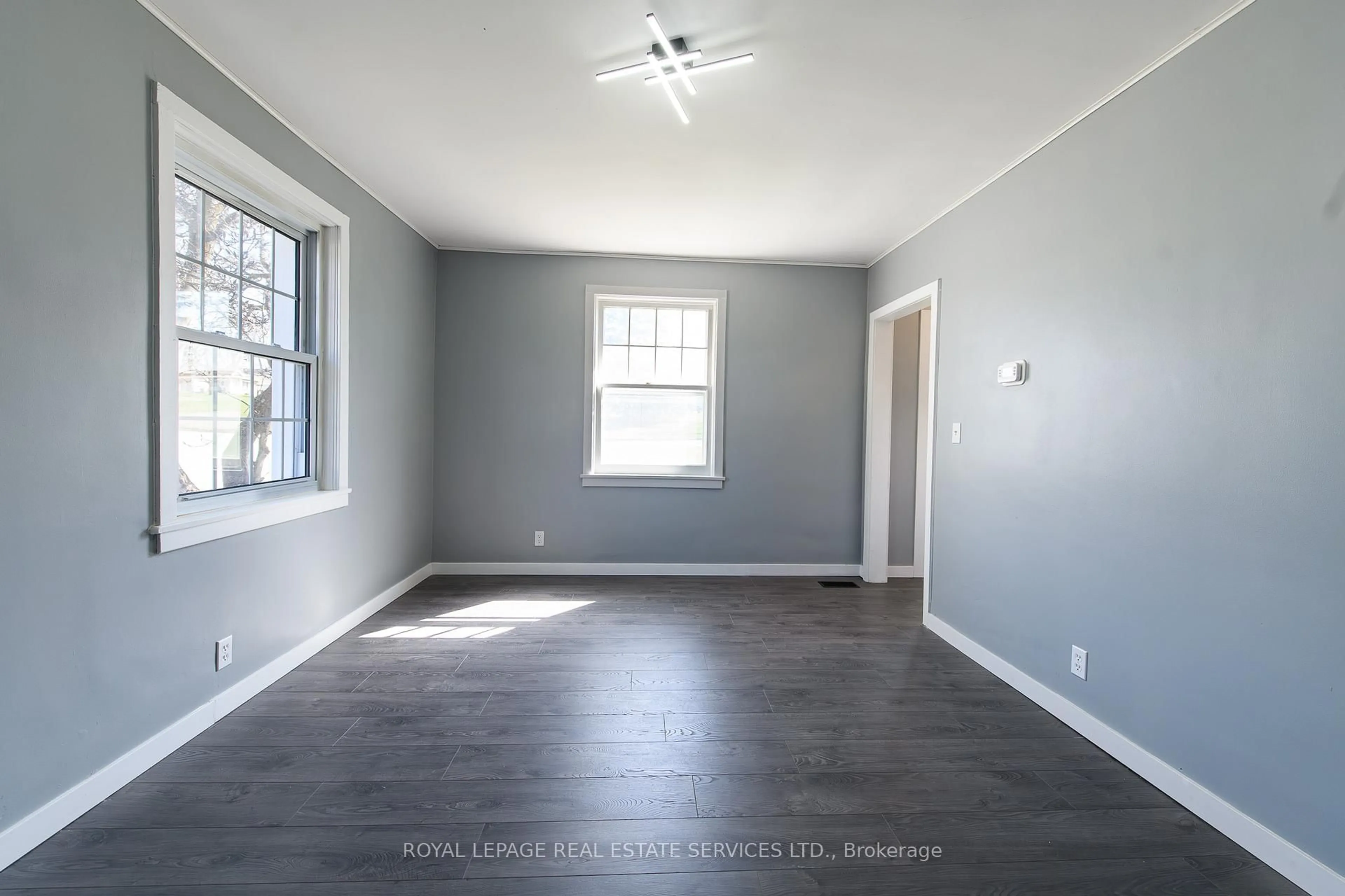 A pic of a room for 701 5th St, Owen Sound Ontario N4K 1E4