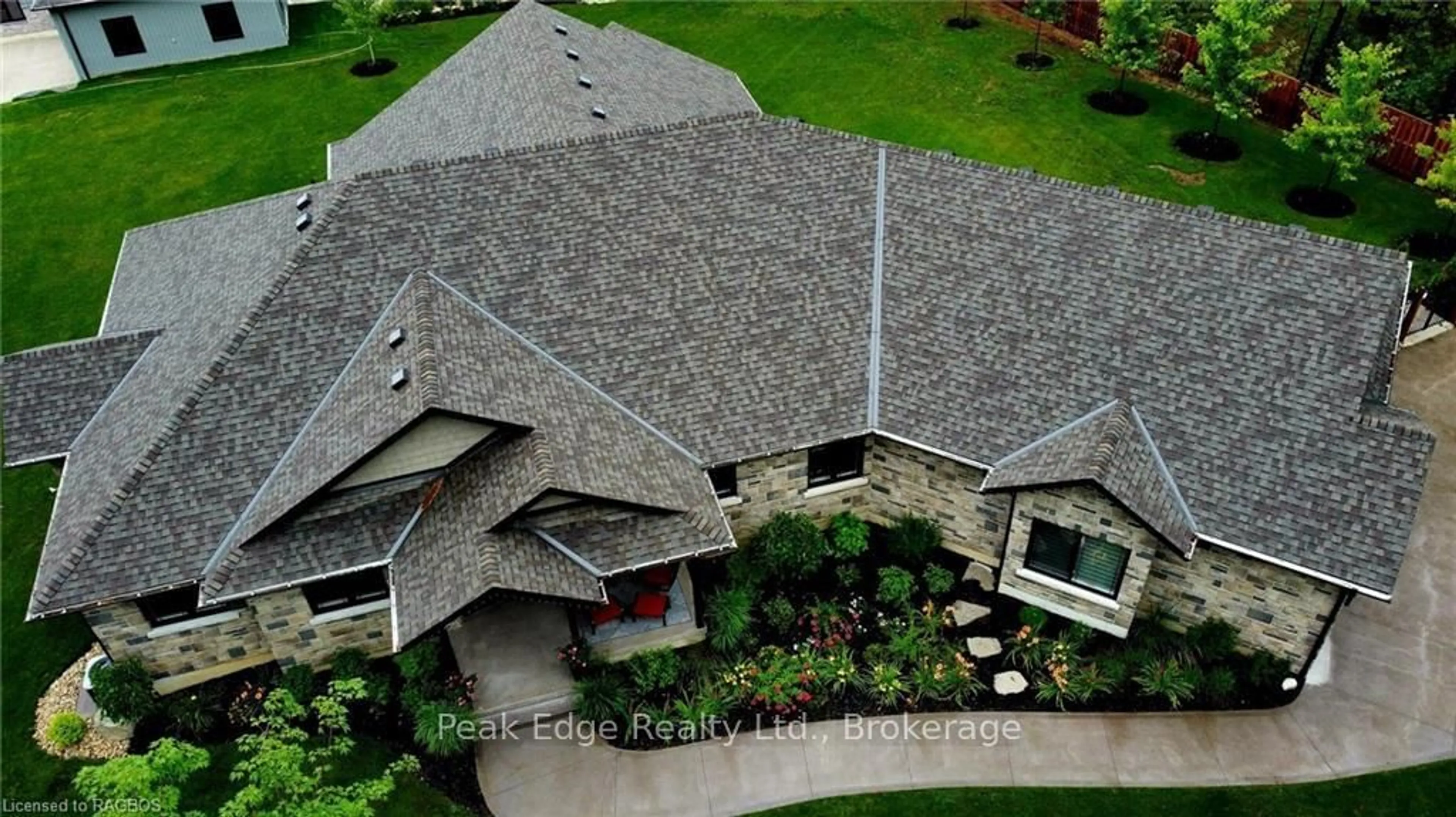 Home with vinyl exterior material, unknown for 126 Forest Creek Tr, West Grey Ontario N0G 1S0