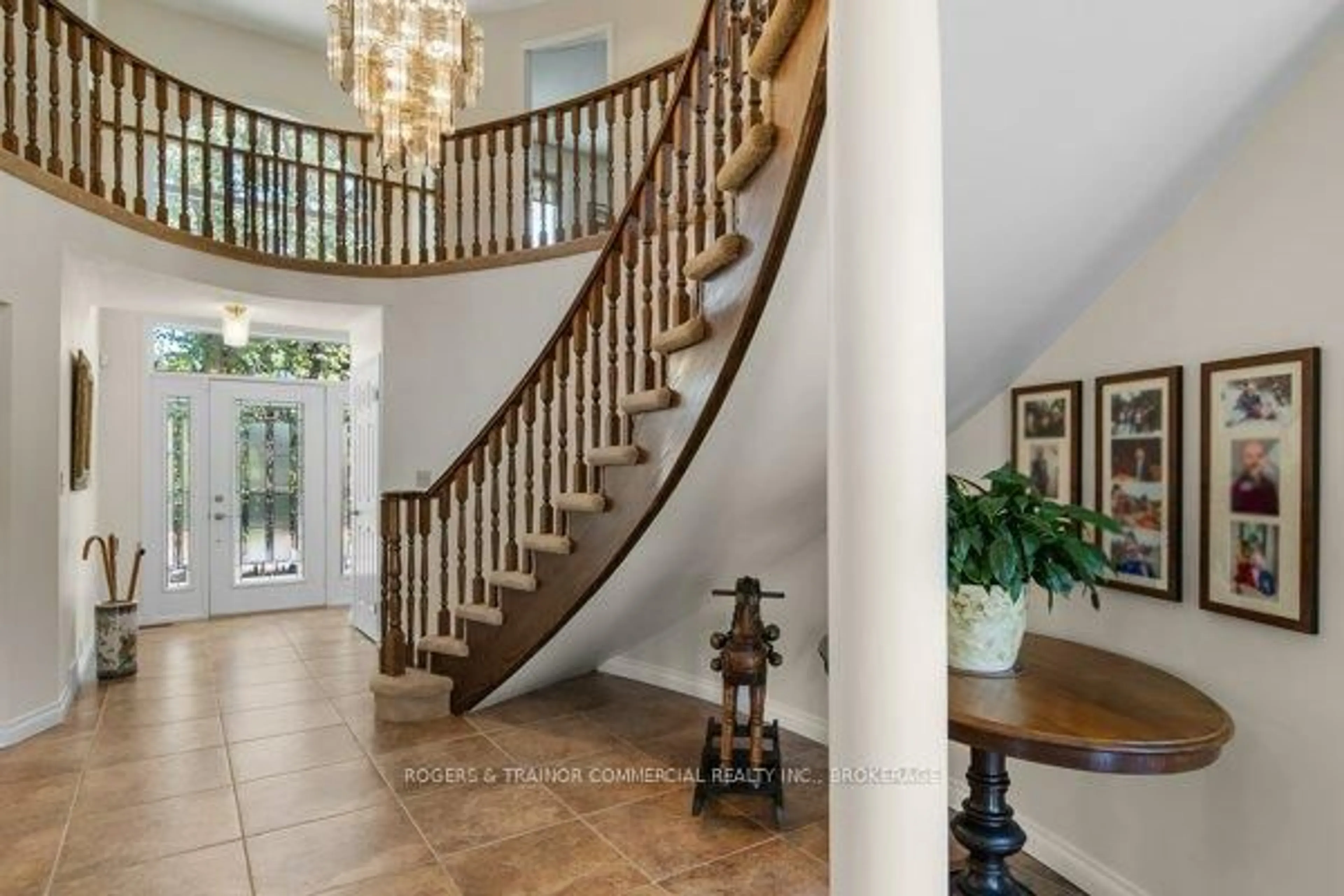 Indoor entryway for 1110 Italia Lane, Kingston Ontario K7L 4V4