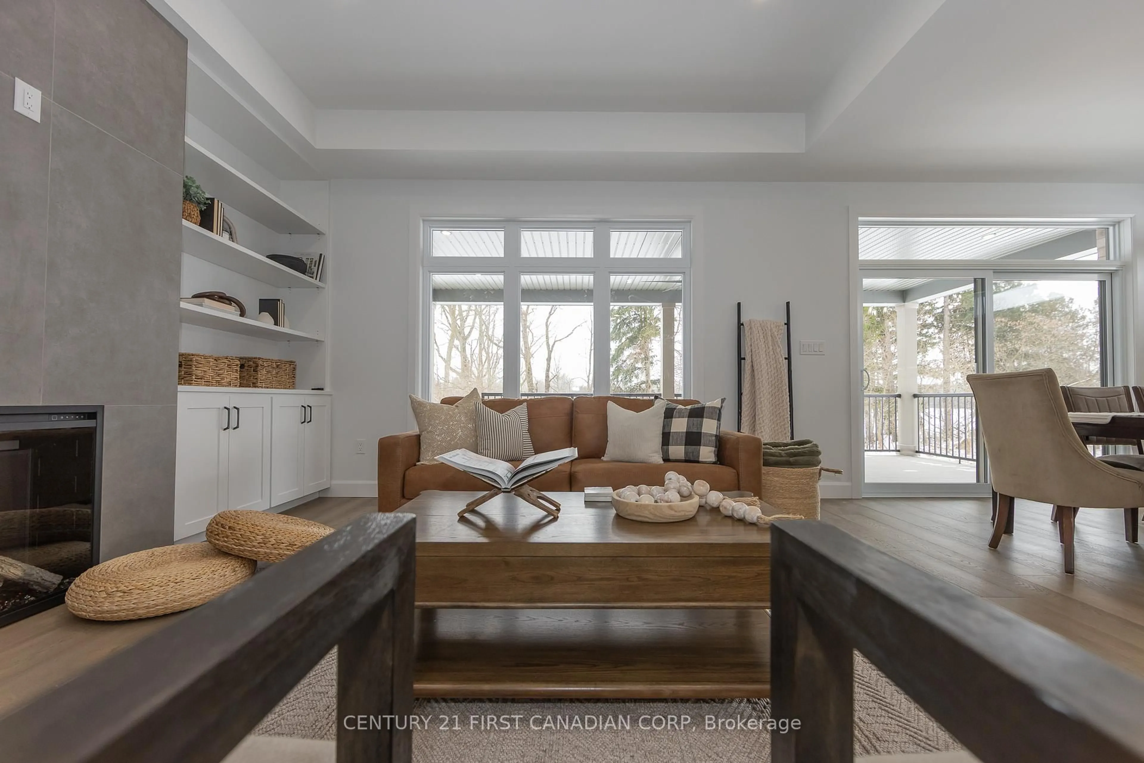 Living room with furniture, unknown for 4398 GREEN BEND Rd, London South Ontario N6P 0K9