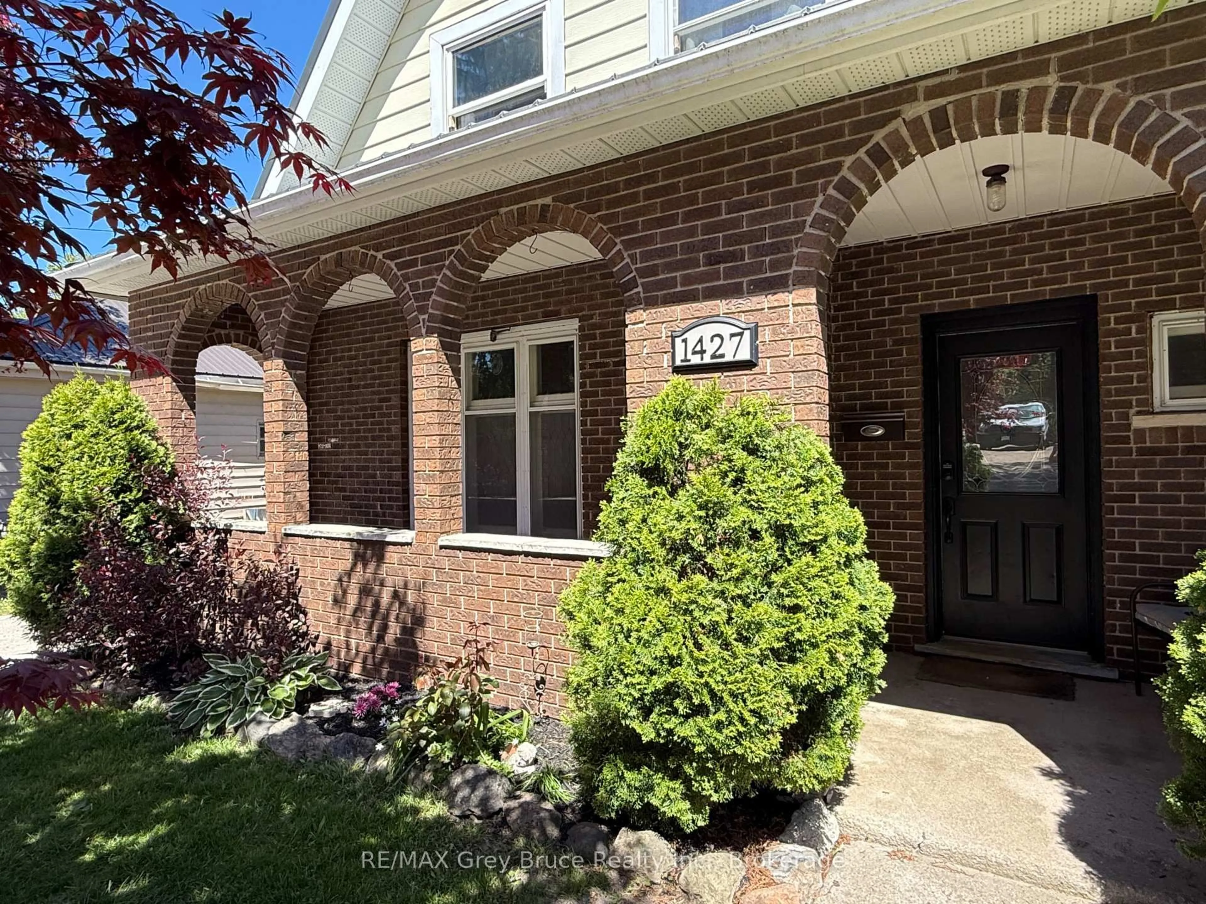 Home with brick exterior material, street for 1427 5th A Ave, Owen Sound Ontario N4K 5E5