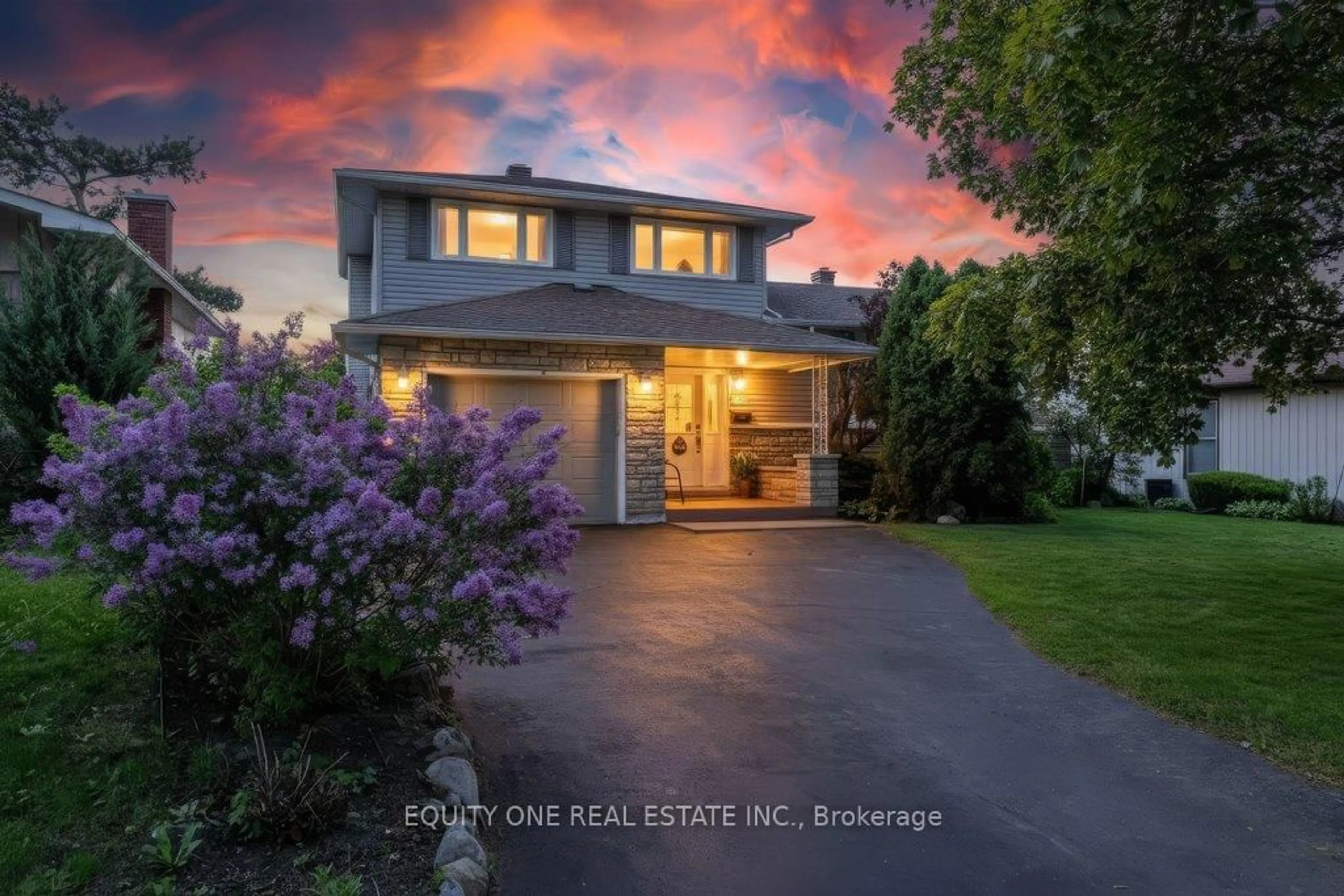 A pic from outside/outdoor area/front of a property/back of a property/a pic from drone, water/lake/river/ocean view for 542 Sirois Ave, Ottawa Ontario K1K 1H4