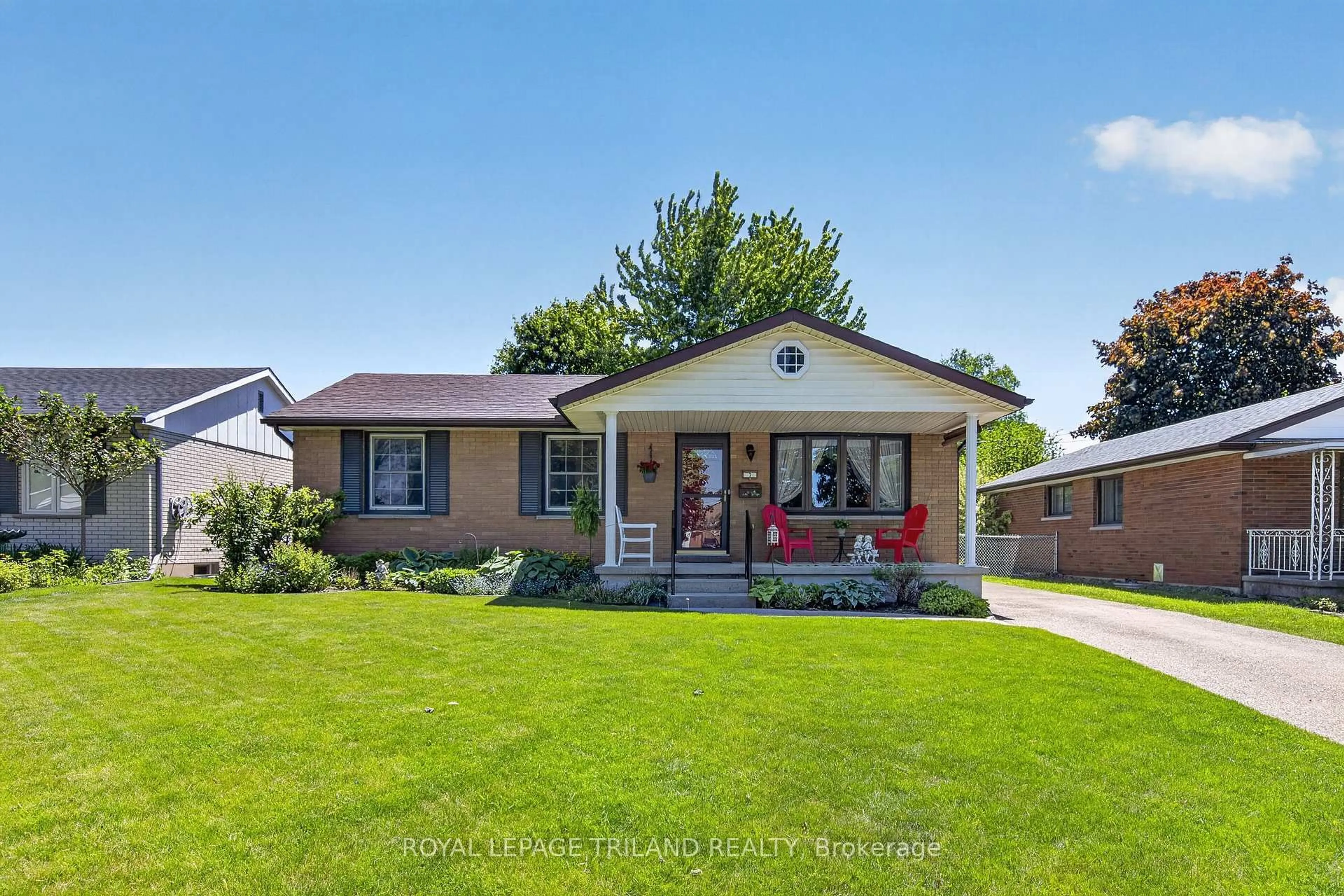 Home with brick exterior material, street for 7 THOMPSON Ave, St. Thomas Ontario N5R 1G1